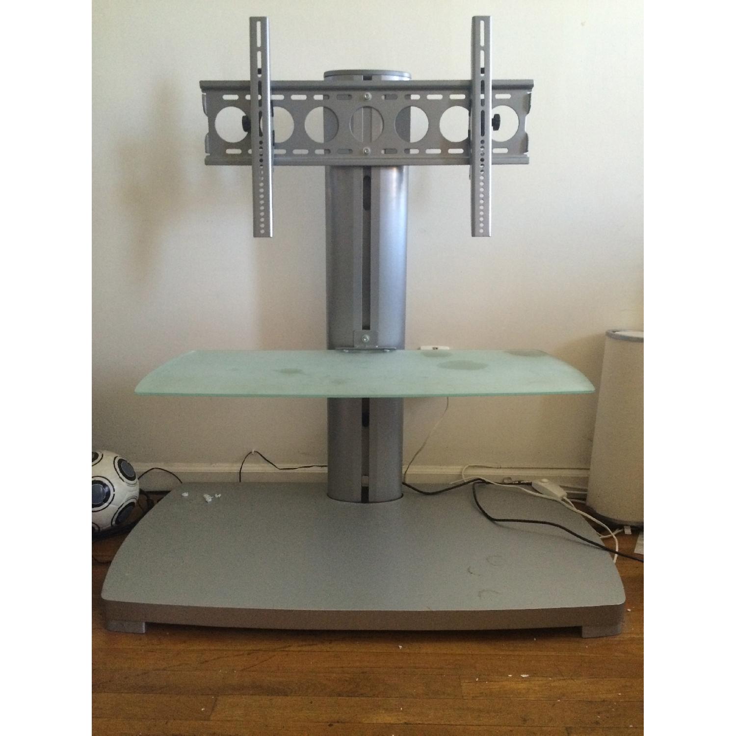 Sanus TV mount - image-2