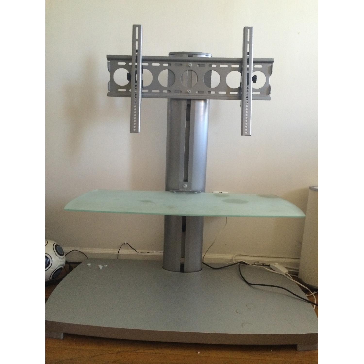 Sanus TV mount - image-3