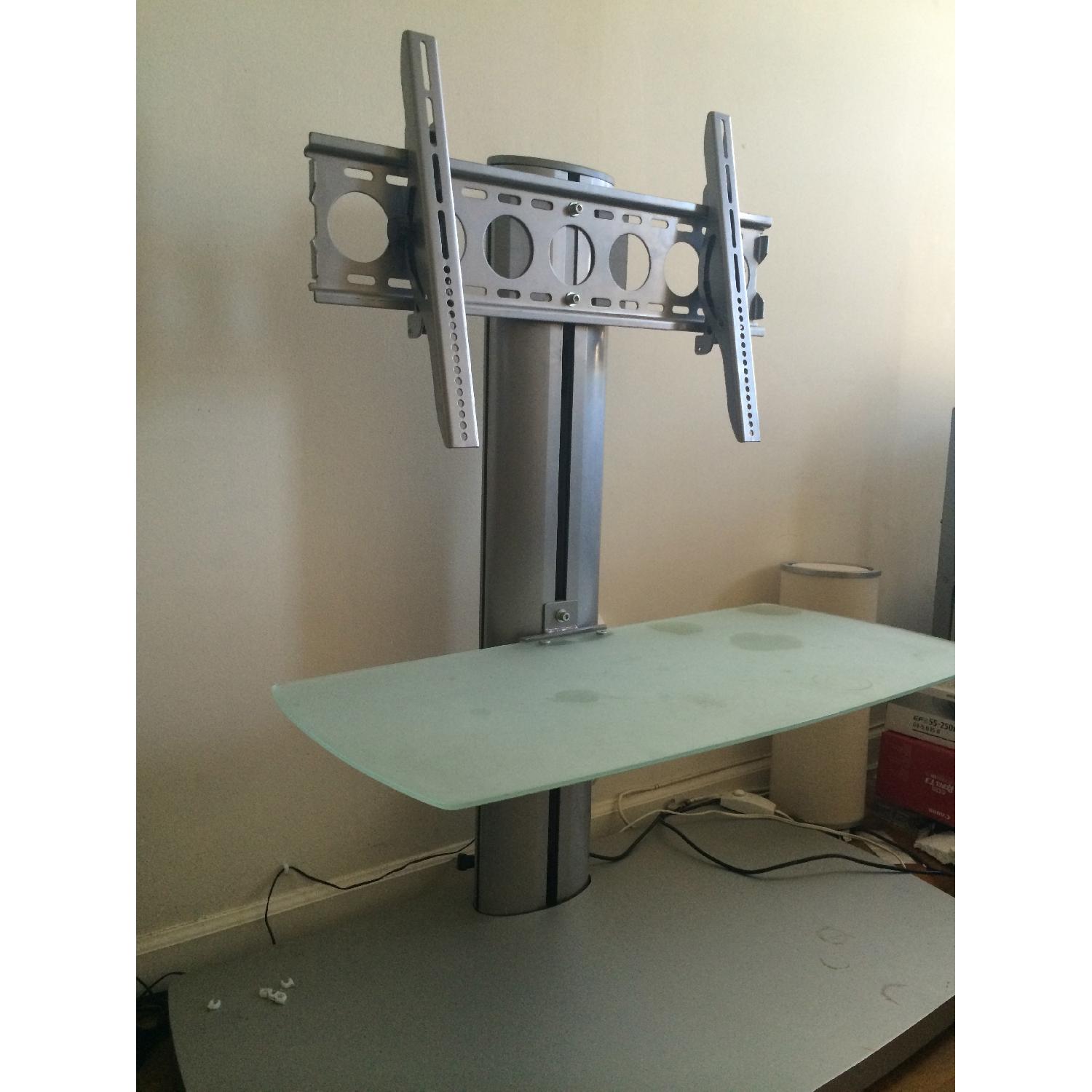 Sanus TV mount - image-4