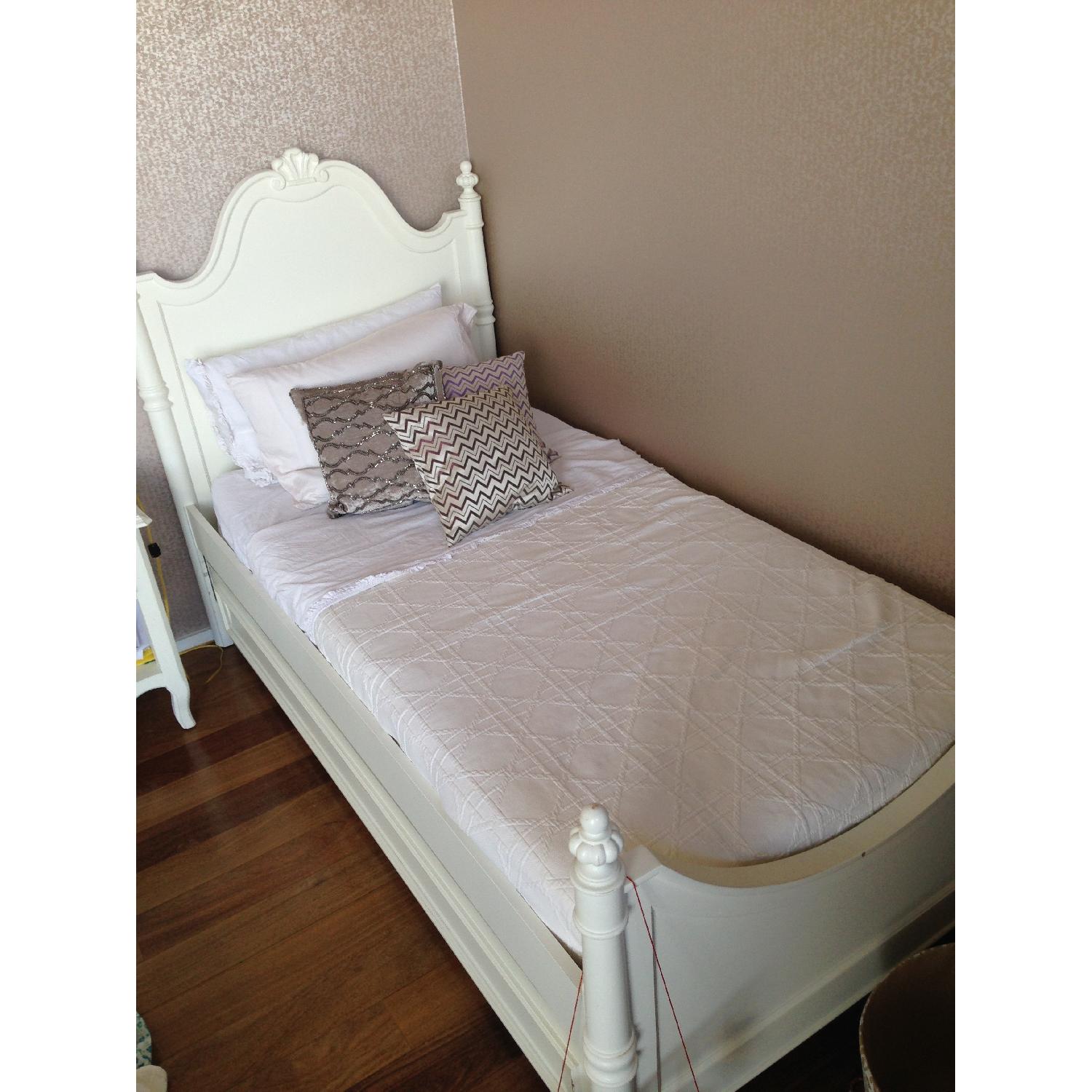 Young America/ Stanley Twin Size Bed - image-1