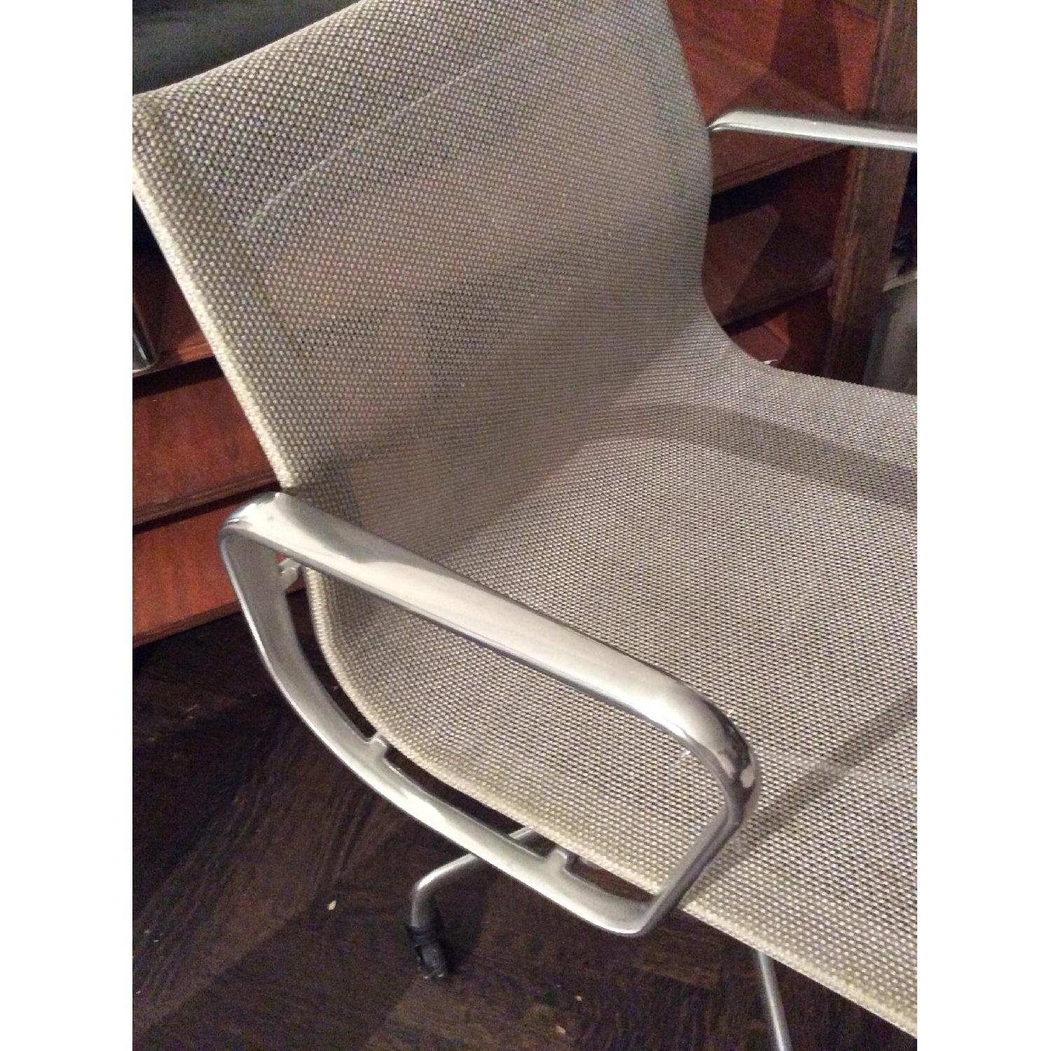 Herman Miller Eames Aluminum Management Chair - Cygnus Mesh - image-3