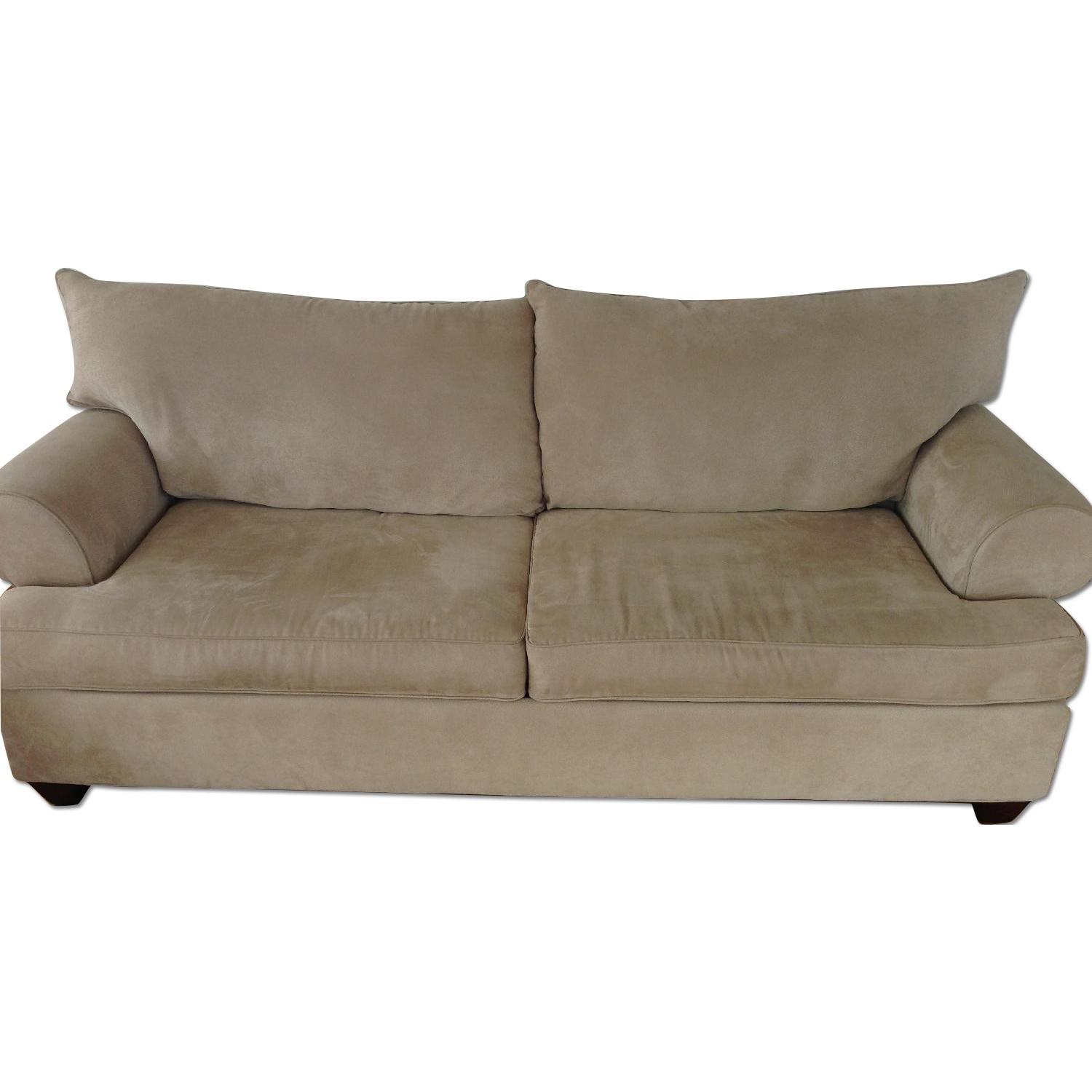 raymour-flanigan-sleeper-love-seat-aptdeco