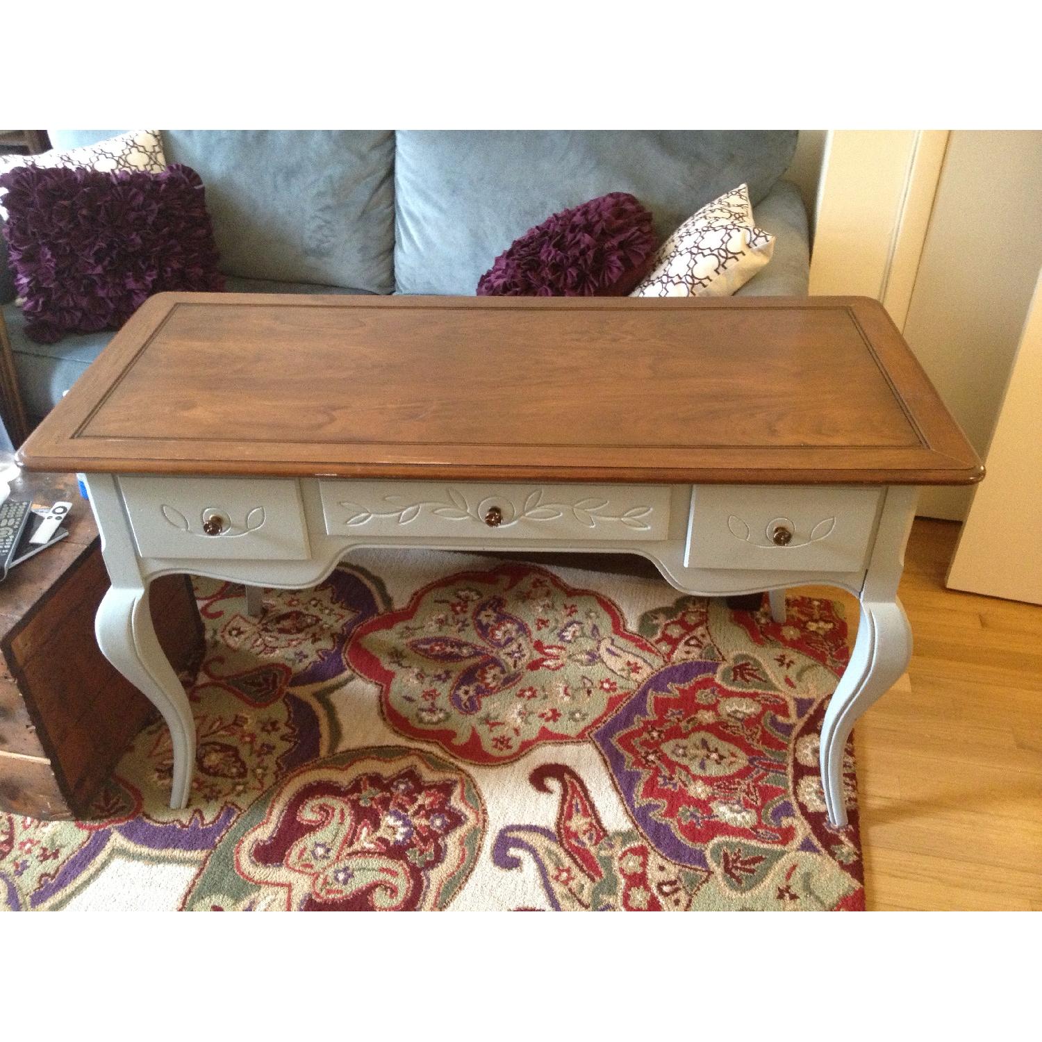 Hekman French ProvincialStyle Sofa Table/Desk/Vanity AptDeco