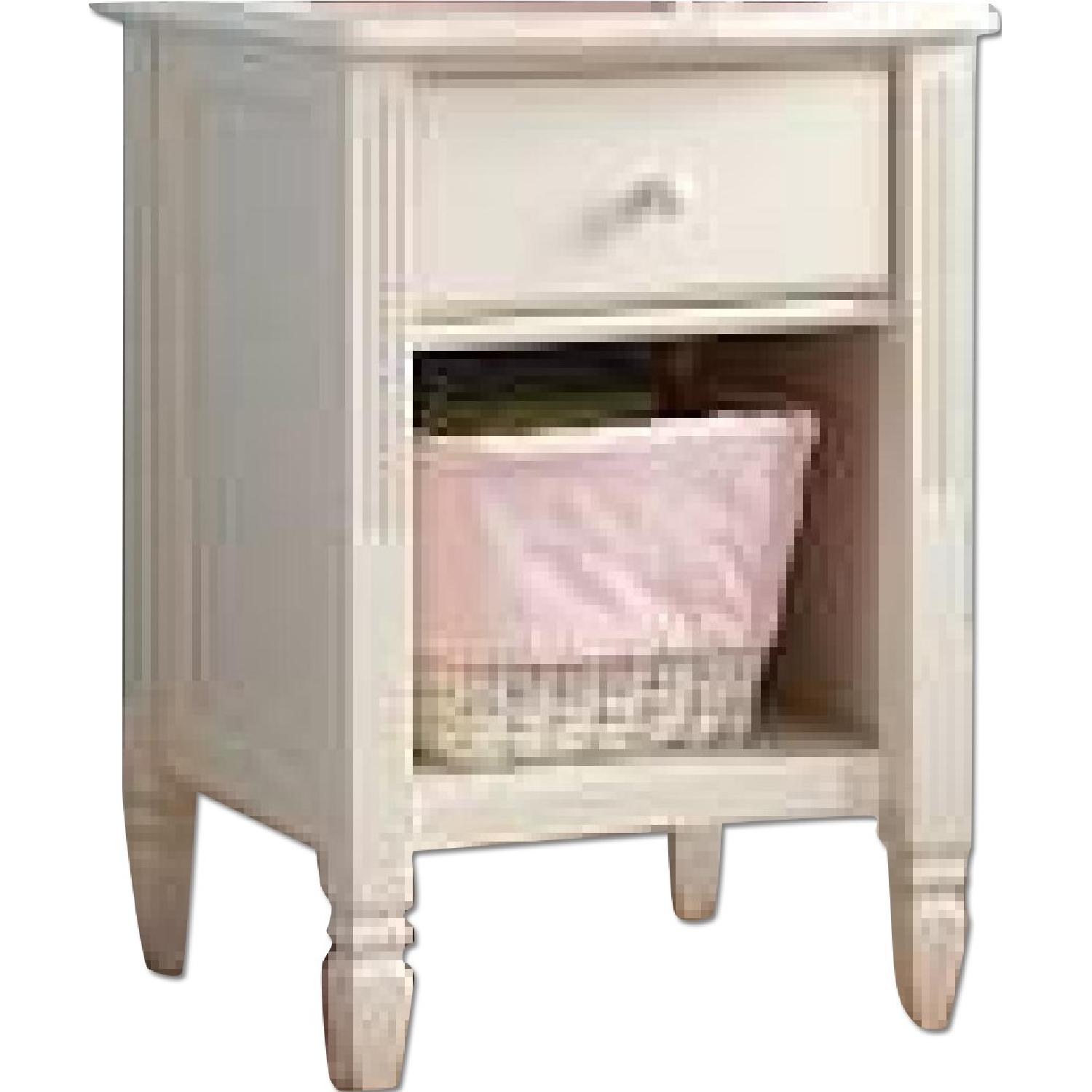 Pottery Barn Bedroom Set White Madeline - 5 Pieces - image-7