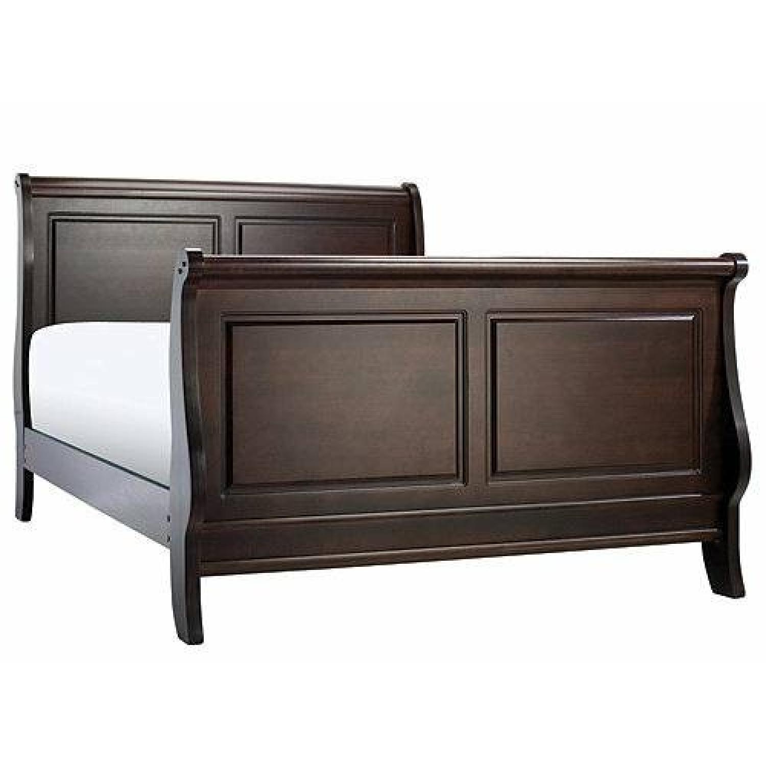 Raymour and Flanigan Bedroom Set - image-0