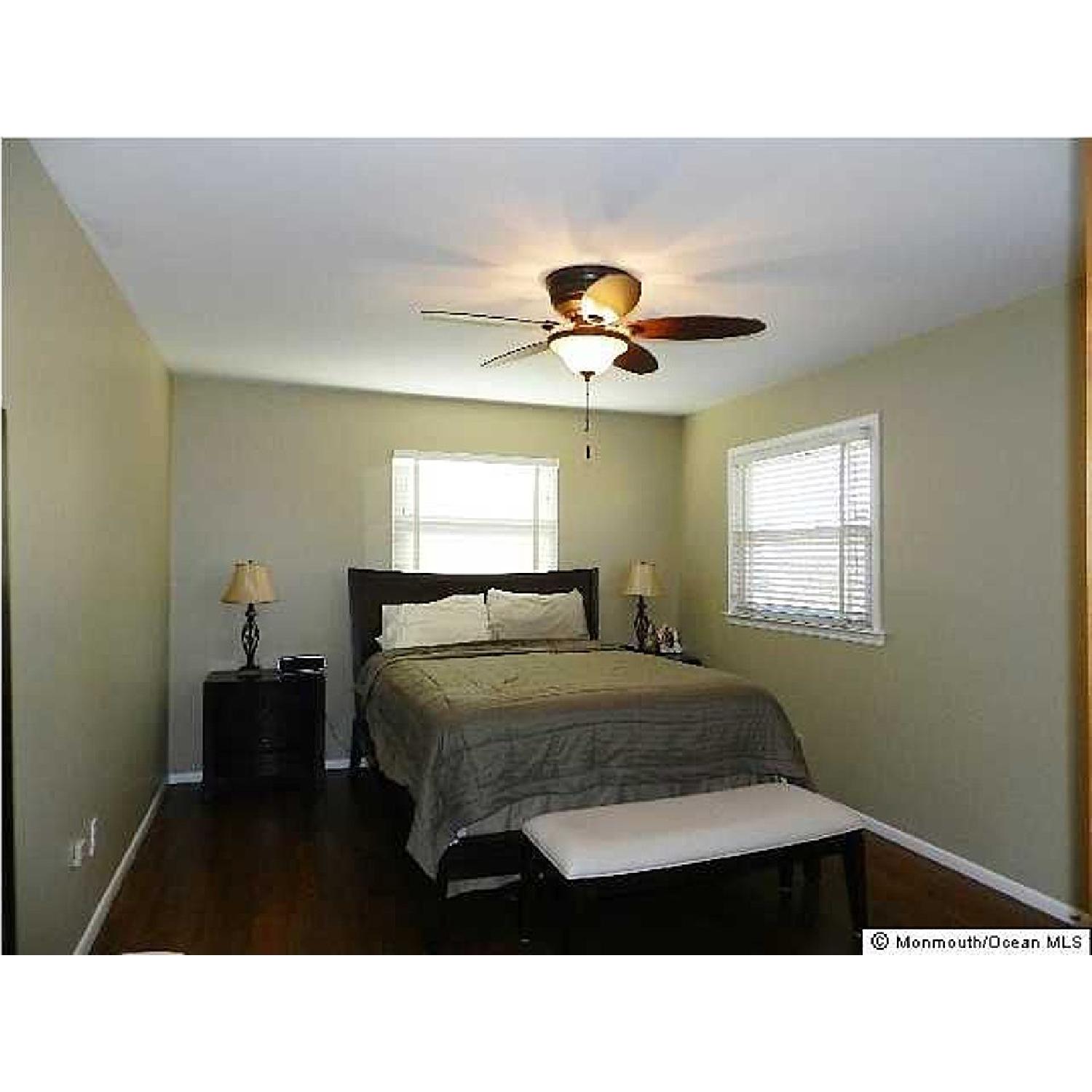 Raymour & Flanigan Queen Bedroom Set - image-1