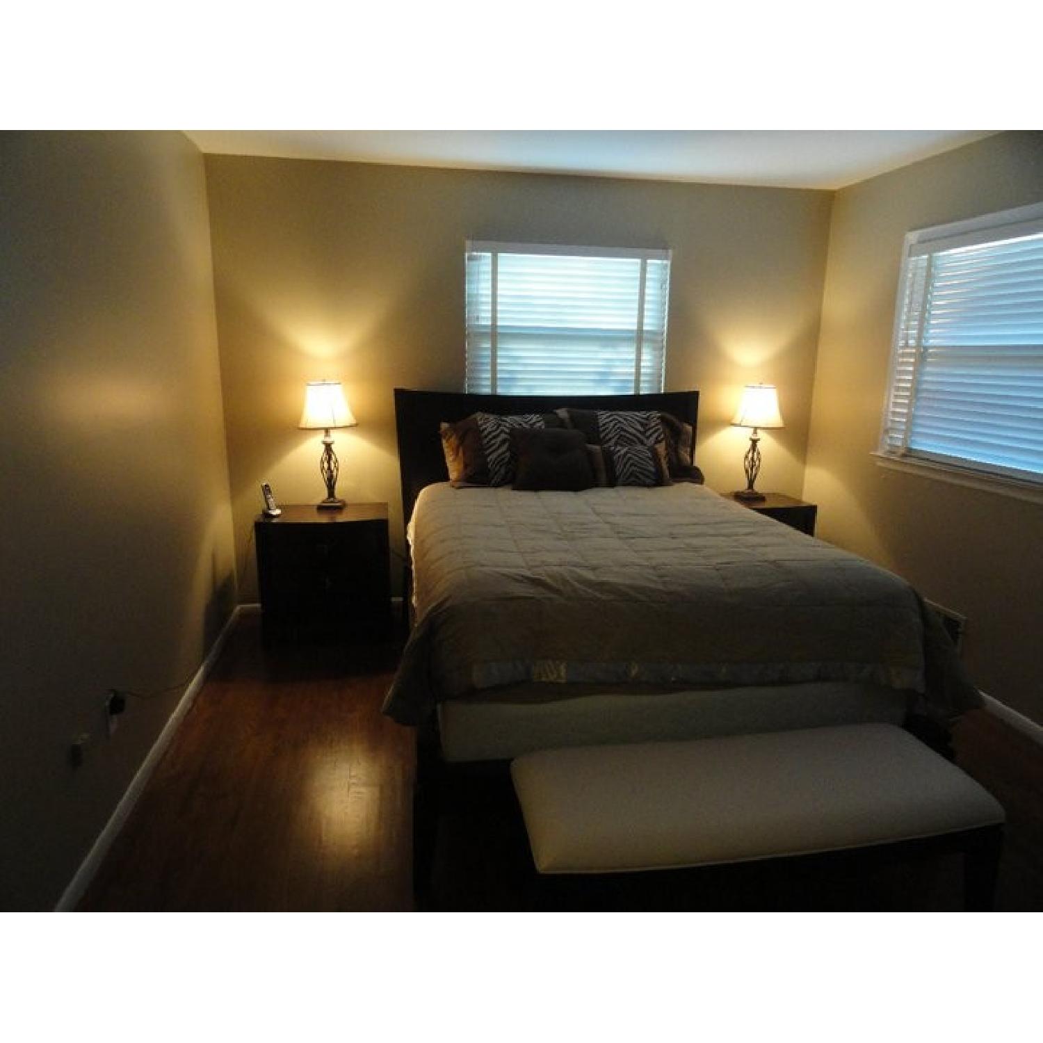 Raymour & Flanigan Queen Bedroom Set - image-2