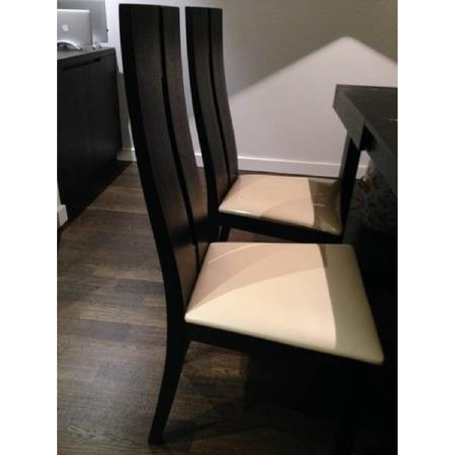 Expandable Dining Table w/ 4 Chairs - AptDeco