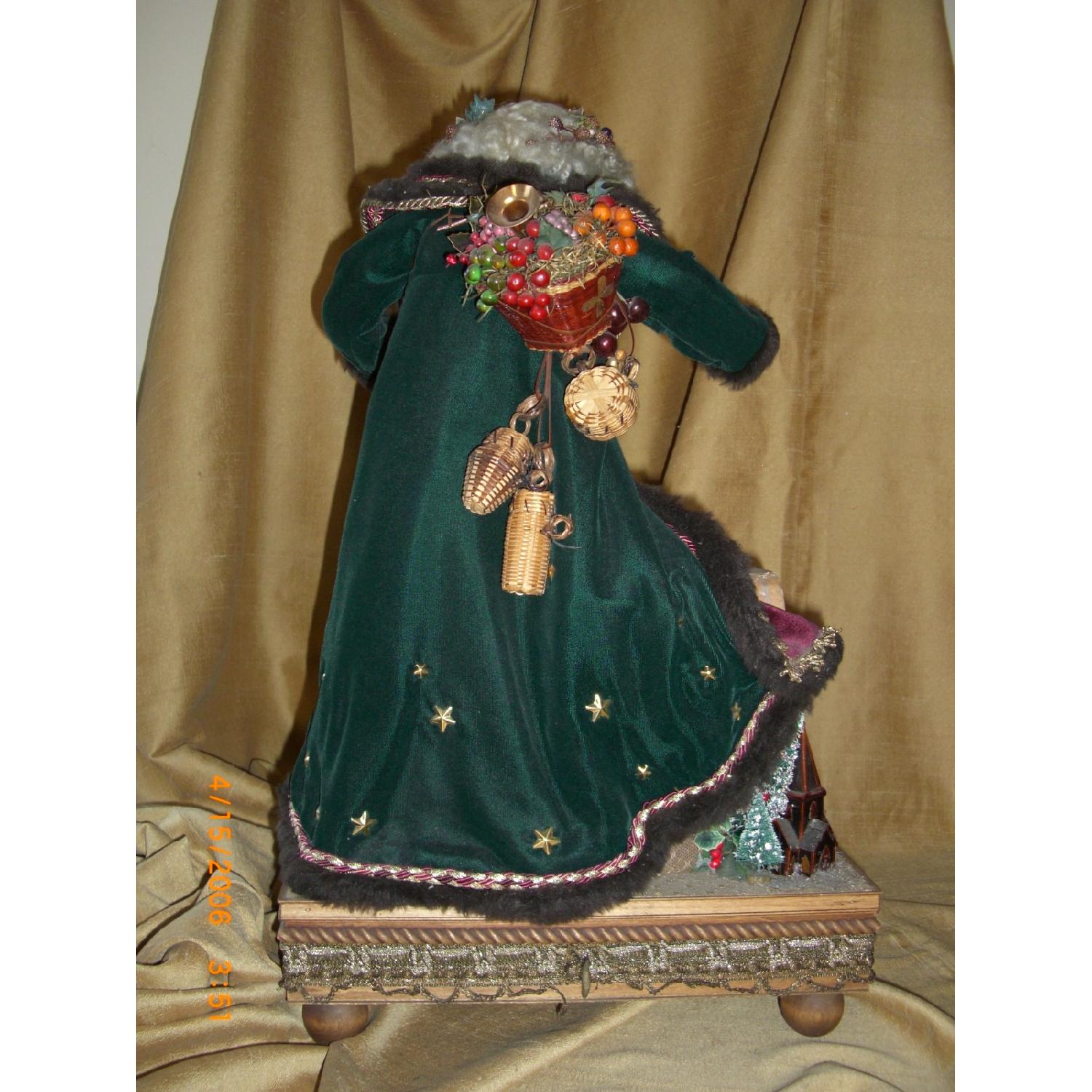 Vintage Santa Music Box - image-6