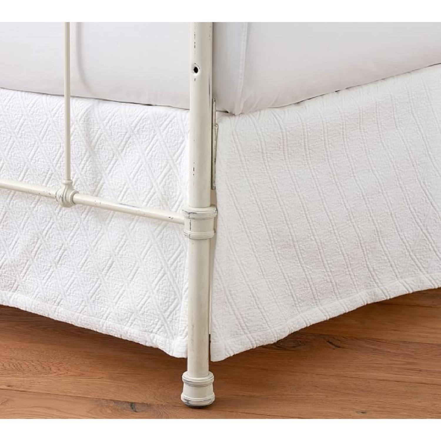 Pottery Barn Savannah Daybed w/ Trundle AptDeco