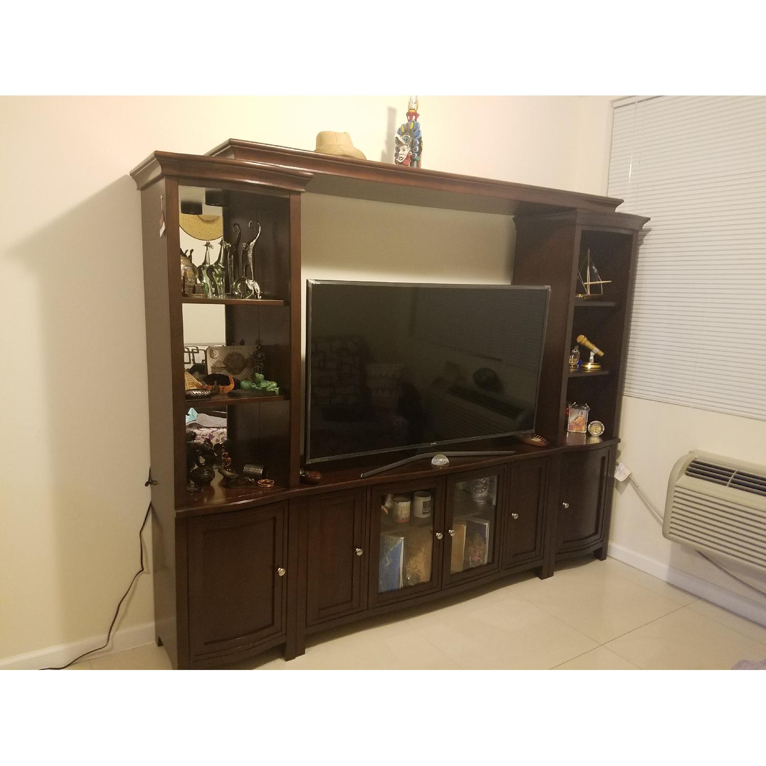 Raymour & Flanigan 4 Piece Entertainment Unit AptDeco