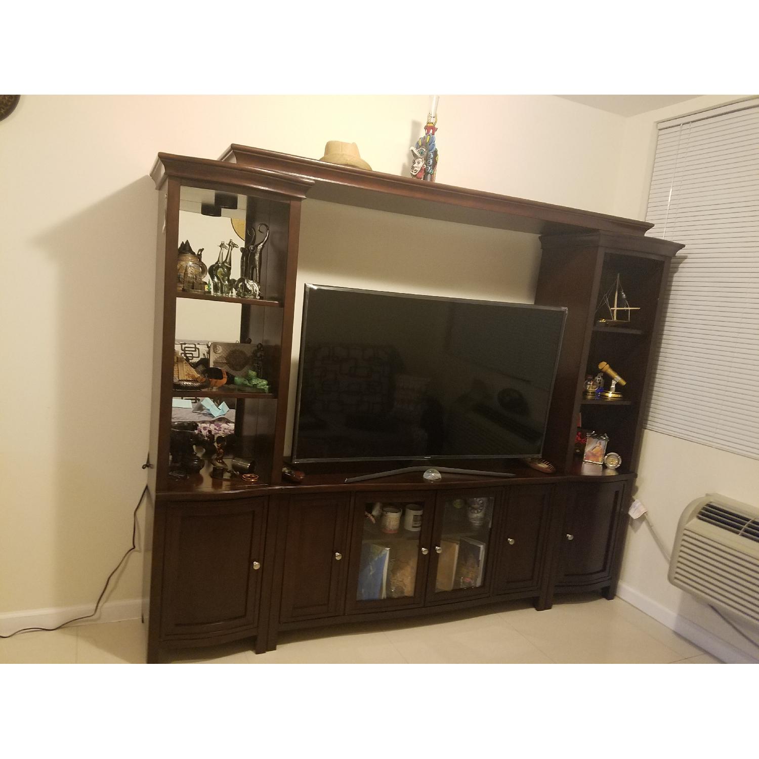 Raymour & Flanigan 4 Piece Entertainment Unit AptDeco