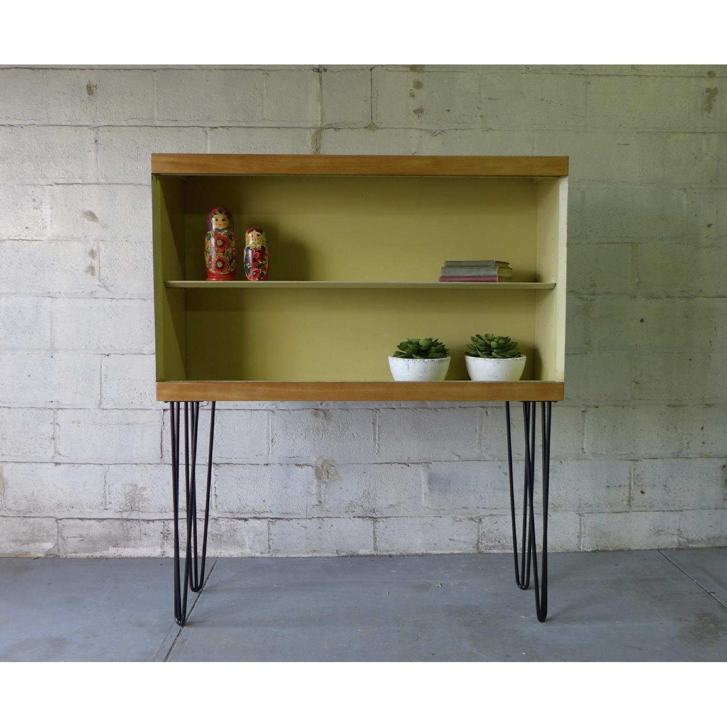 Mid Century Modern Glass Bookcase/Hutch on Hairpin Legs AptDeco