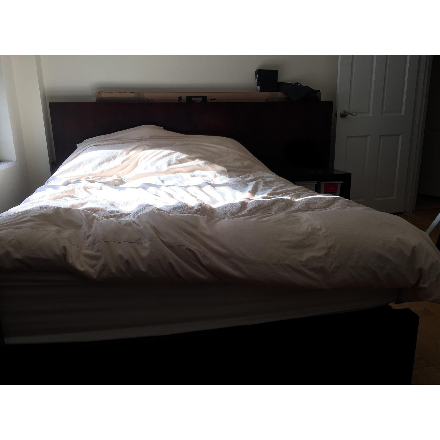 Ethan Allen Horizons Morgan Platform Bed w/ Attached Nightstands - image-2