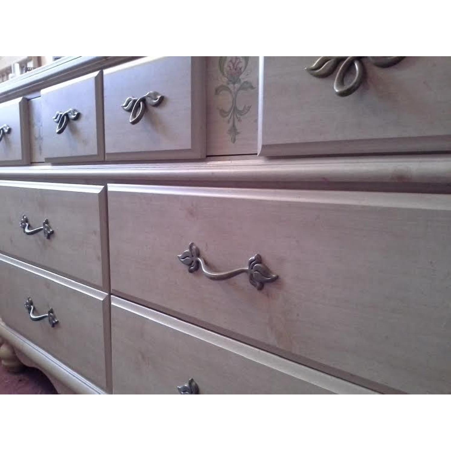 LEA Furniture Girl's Bedroom Set - image-2