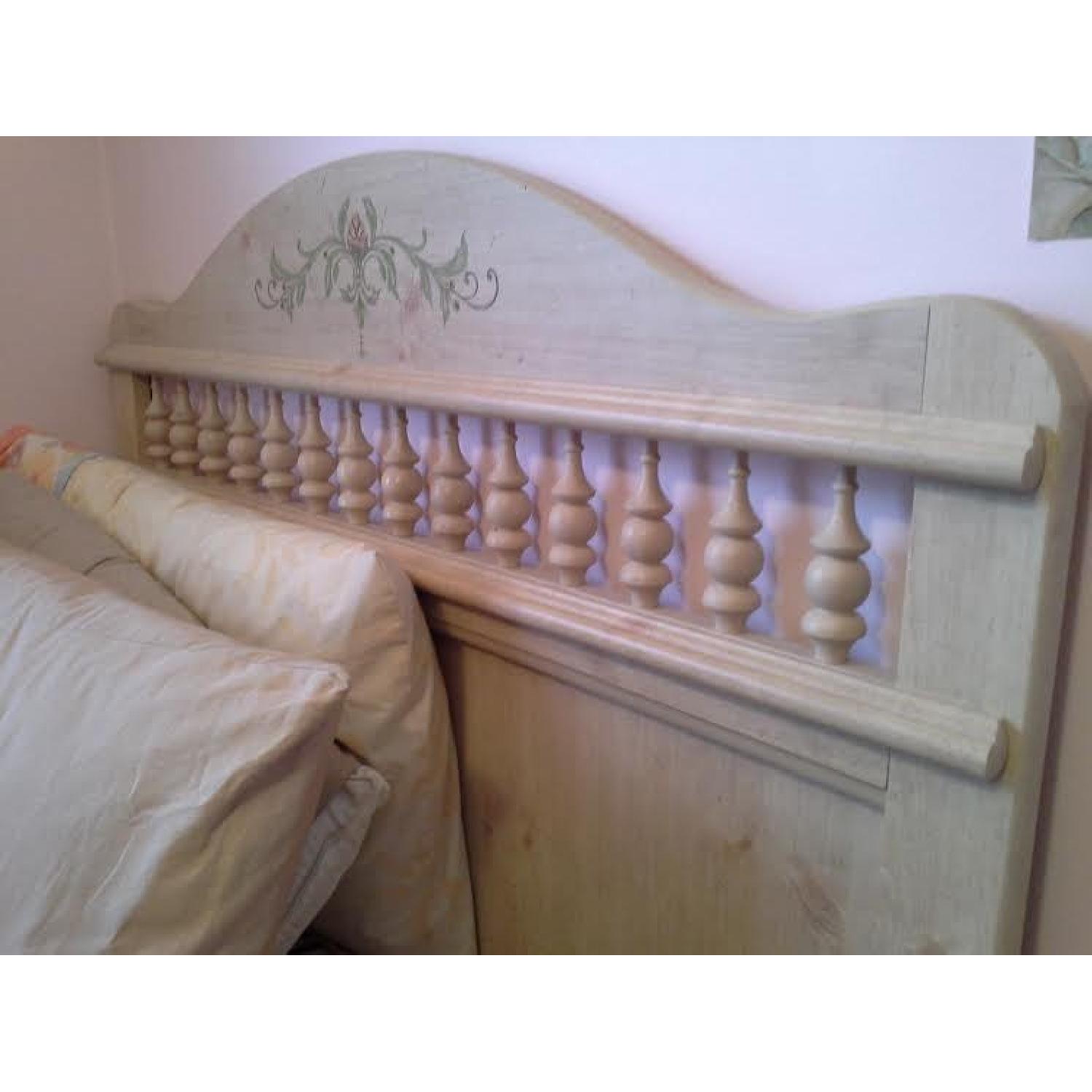 LEA Furniture Girl's Bedroom Set - image-4