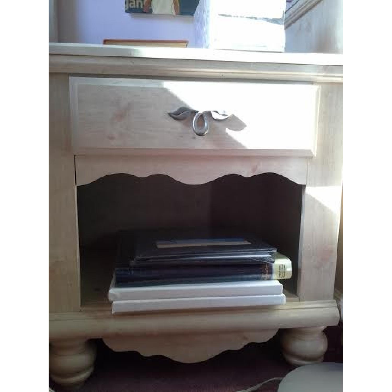 LEA Furniture Girl's Bedroom Set - image-5