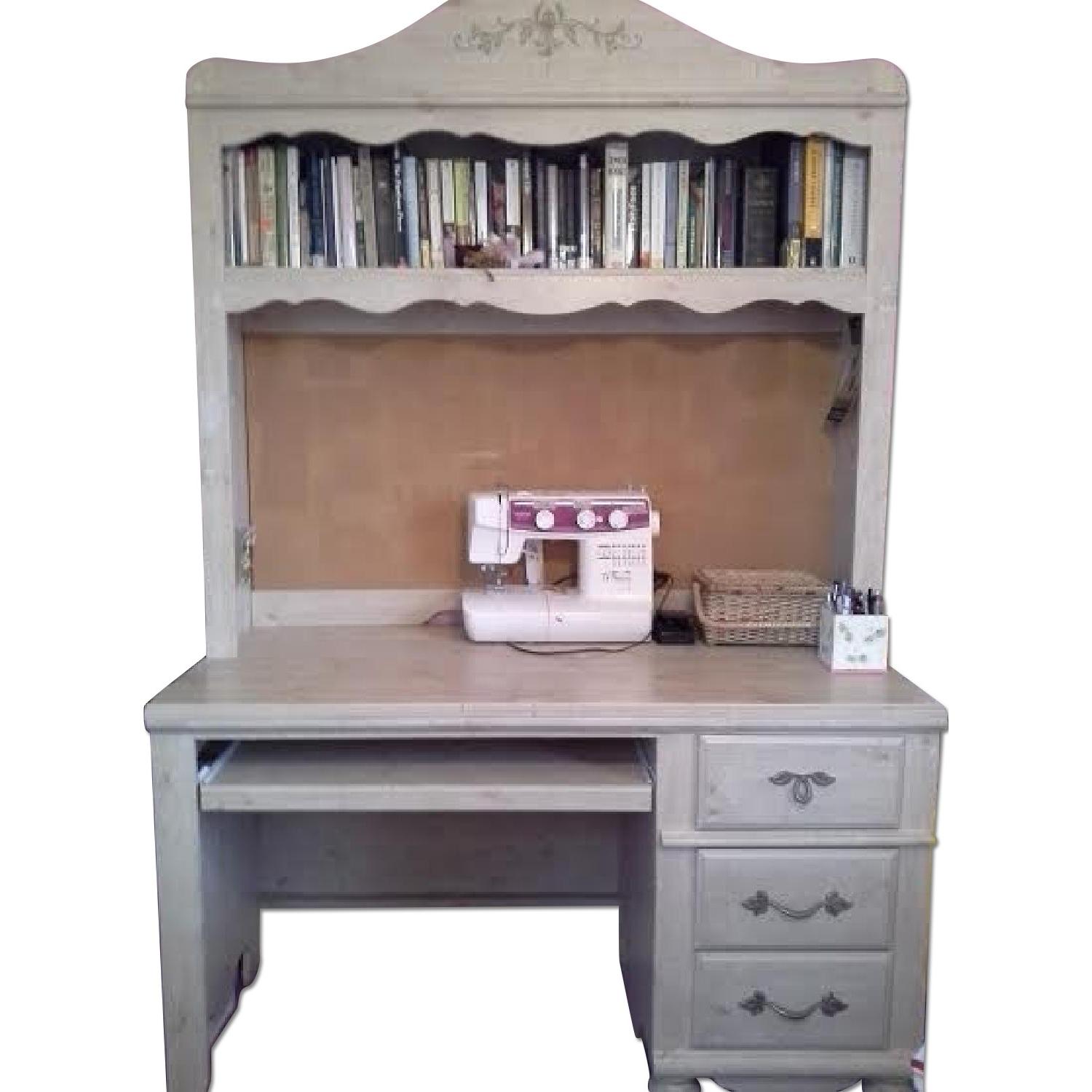 LEA Furniture Girl's Bedroom Set - image-8