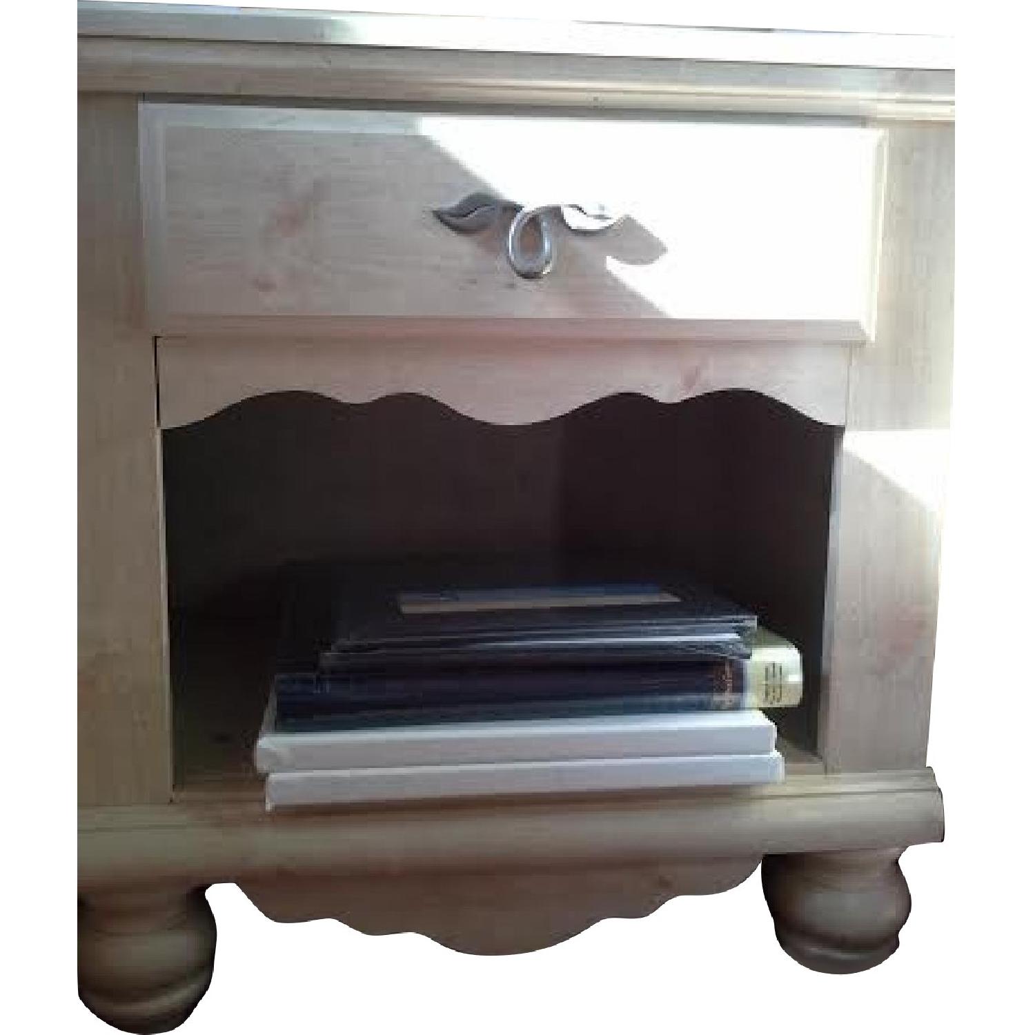 LEA Furniture Girl's Bedroom Set - image-9