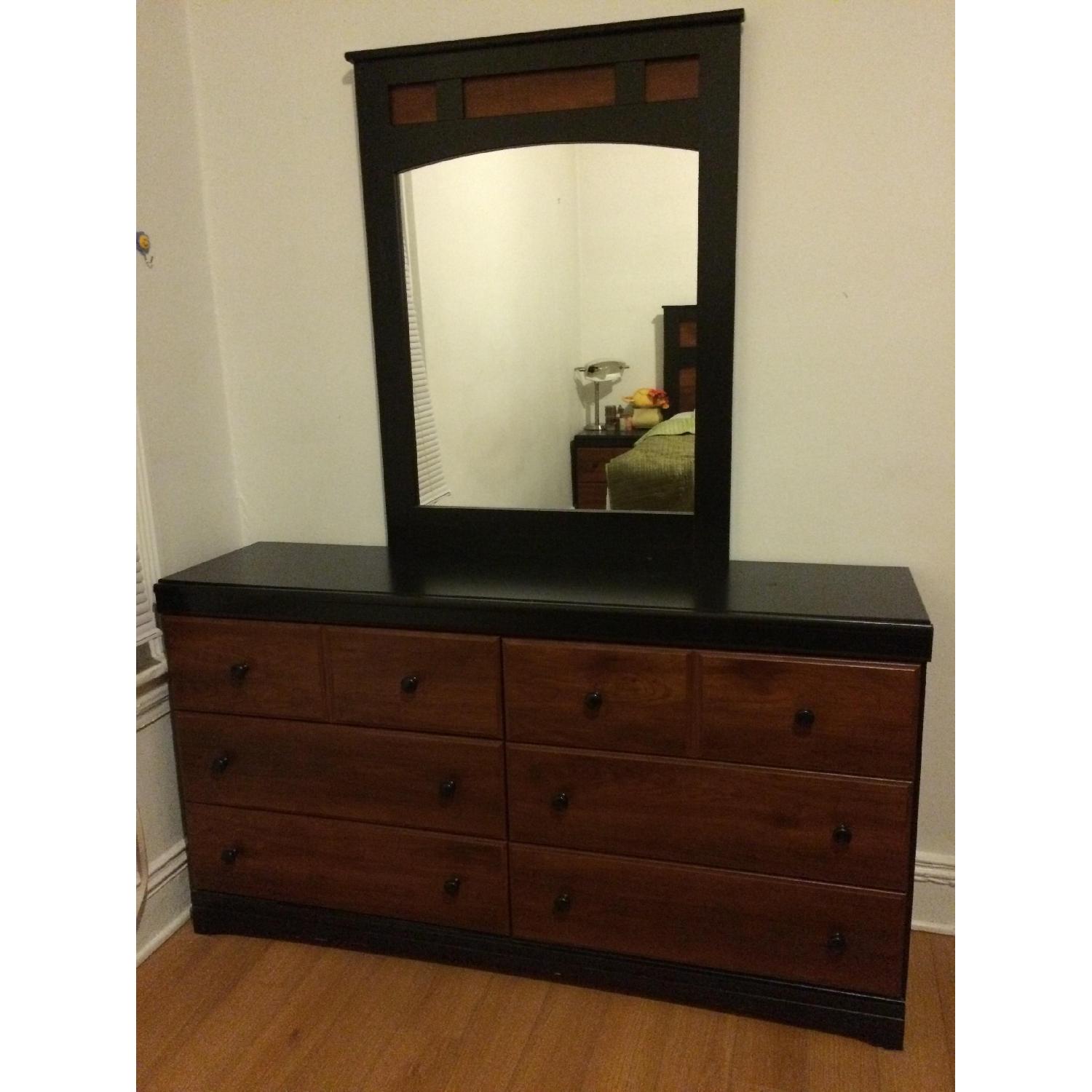 5 Piece Queen Size Bedroom Set - image-1