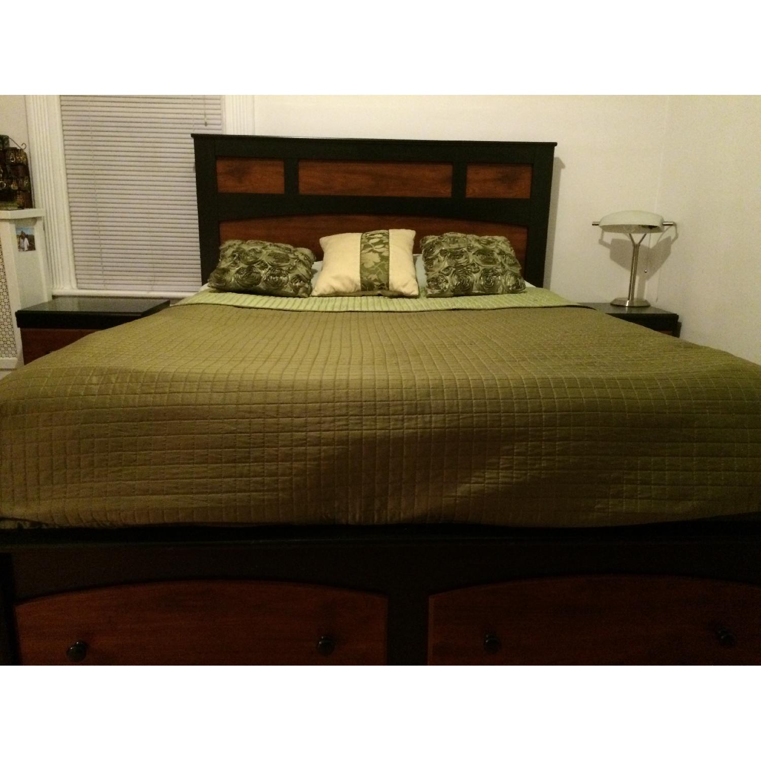 5 Piece Queen Size Bedroom Set - image-2