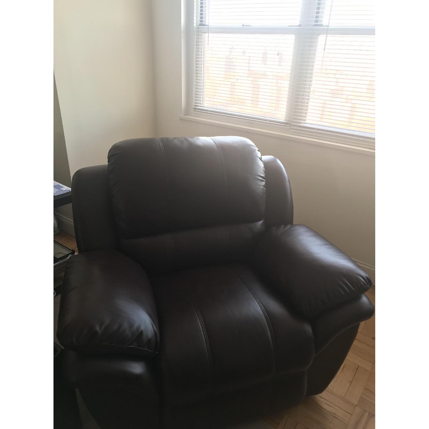 Bob's Power Recliner - image-0