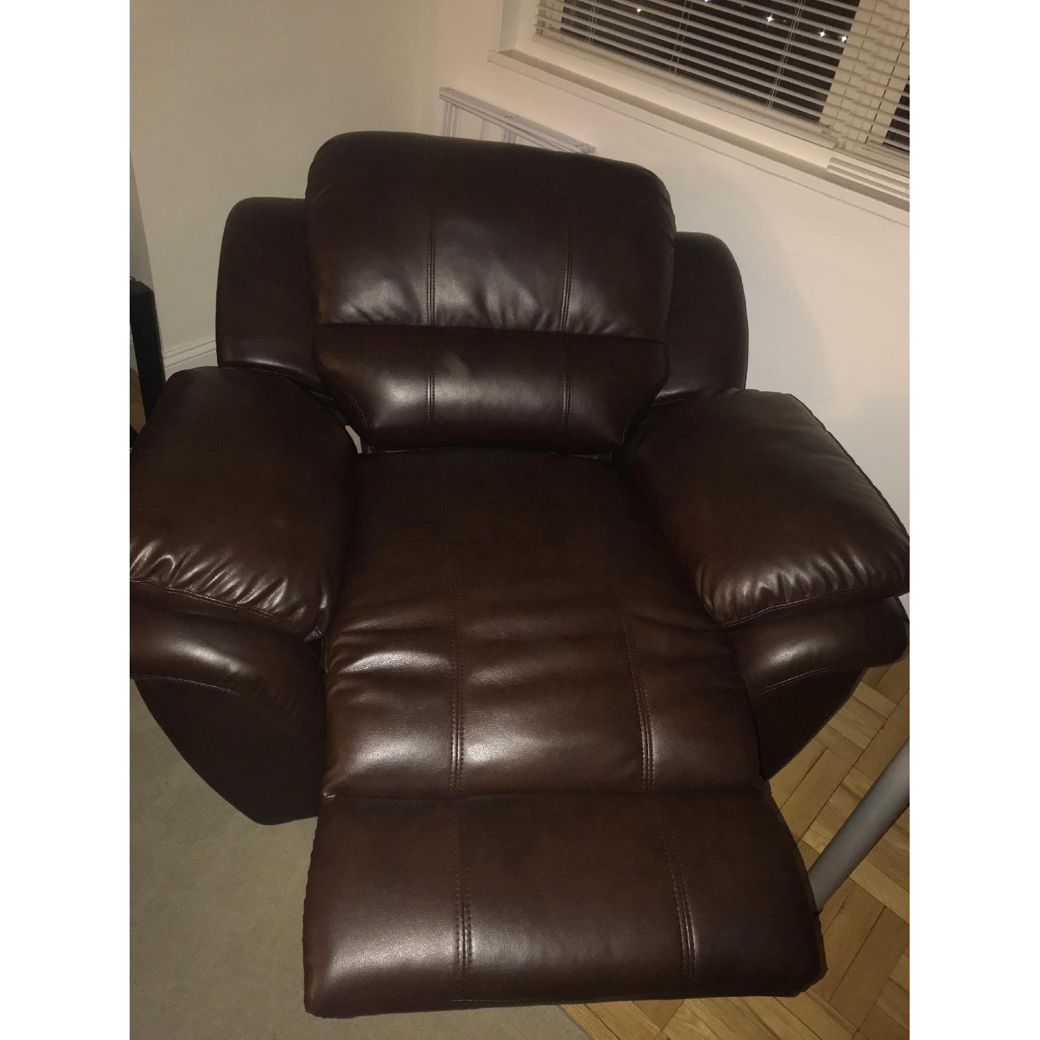 Bob's Power Recliner - image-2