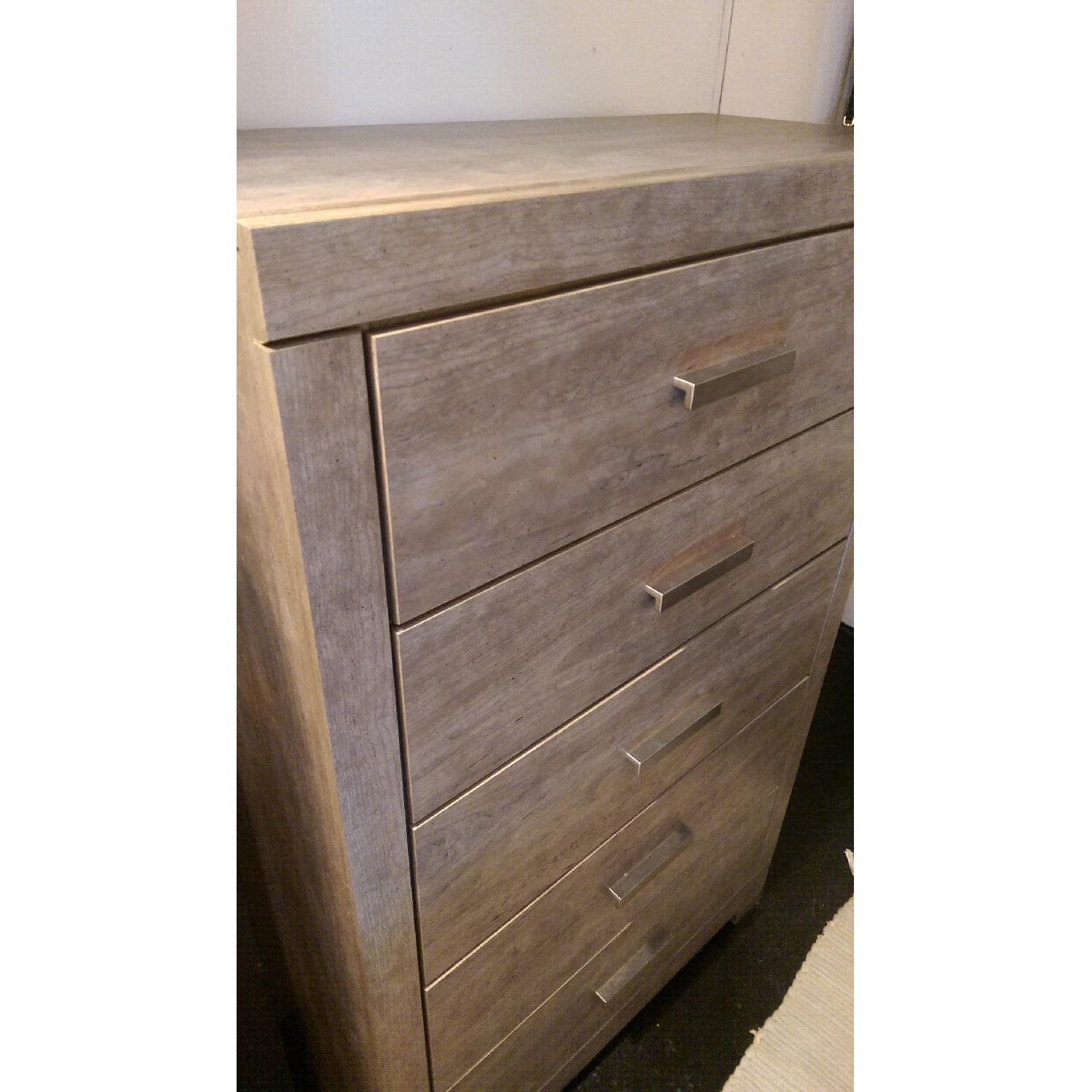 Beachcrest Home Rosen Wooden Dresser - image-5