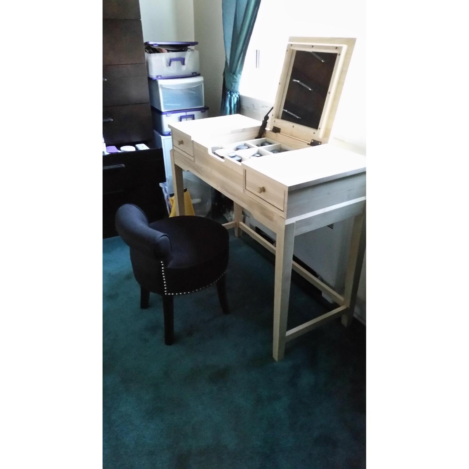 Kohls Wood Vanity Table w/ Chair AptDeco