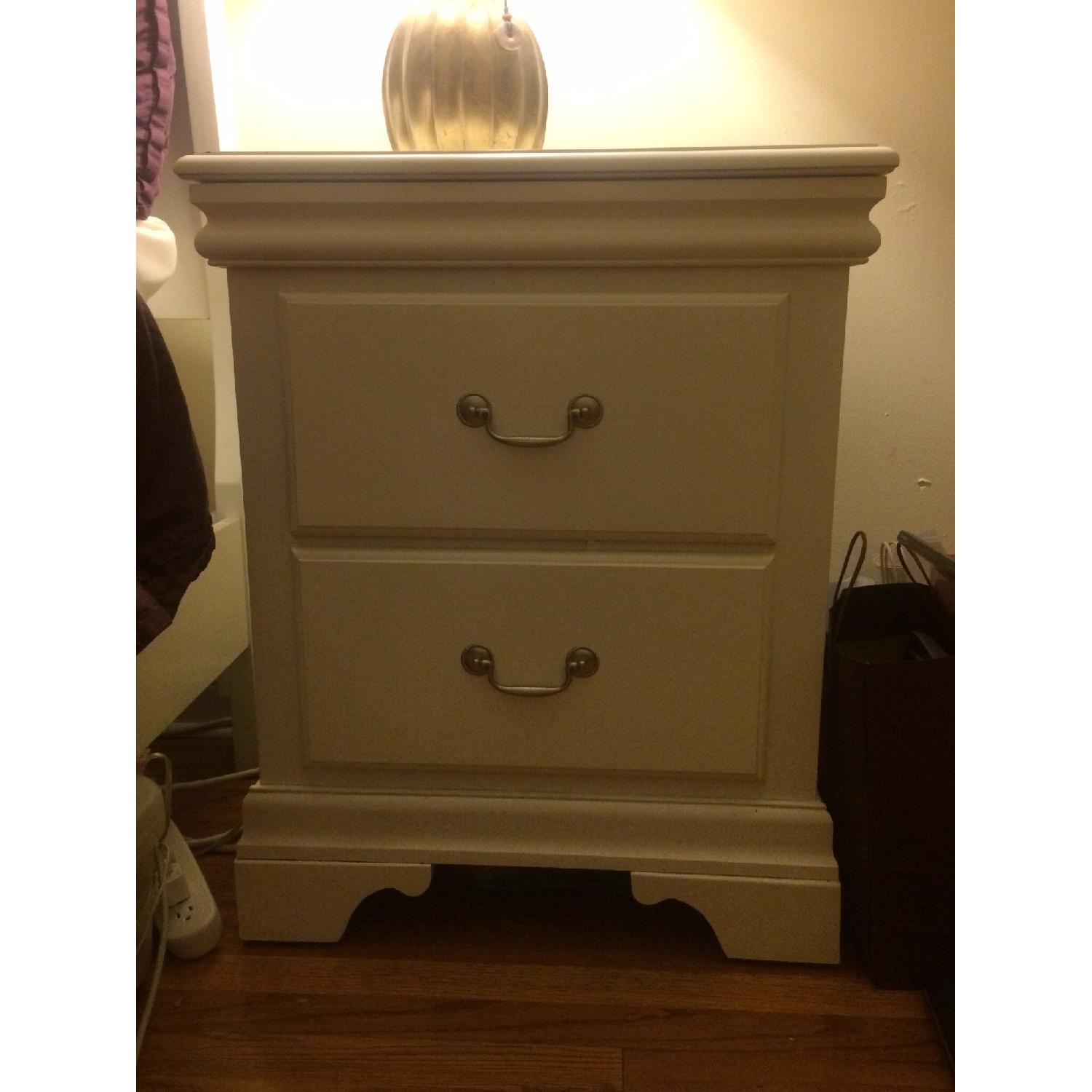 Bob's Furniture Louie Full Bedroom Set - image-5