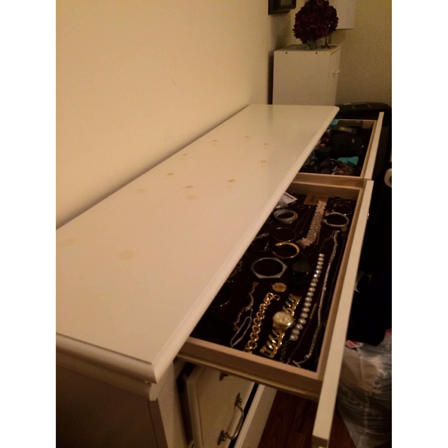 Bob's Furniture Louie Full Bedroom Set - image-8