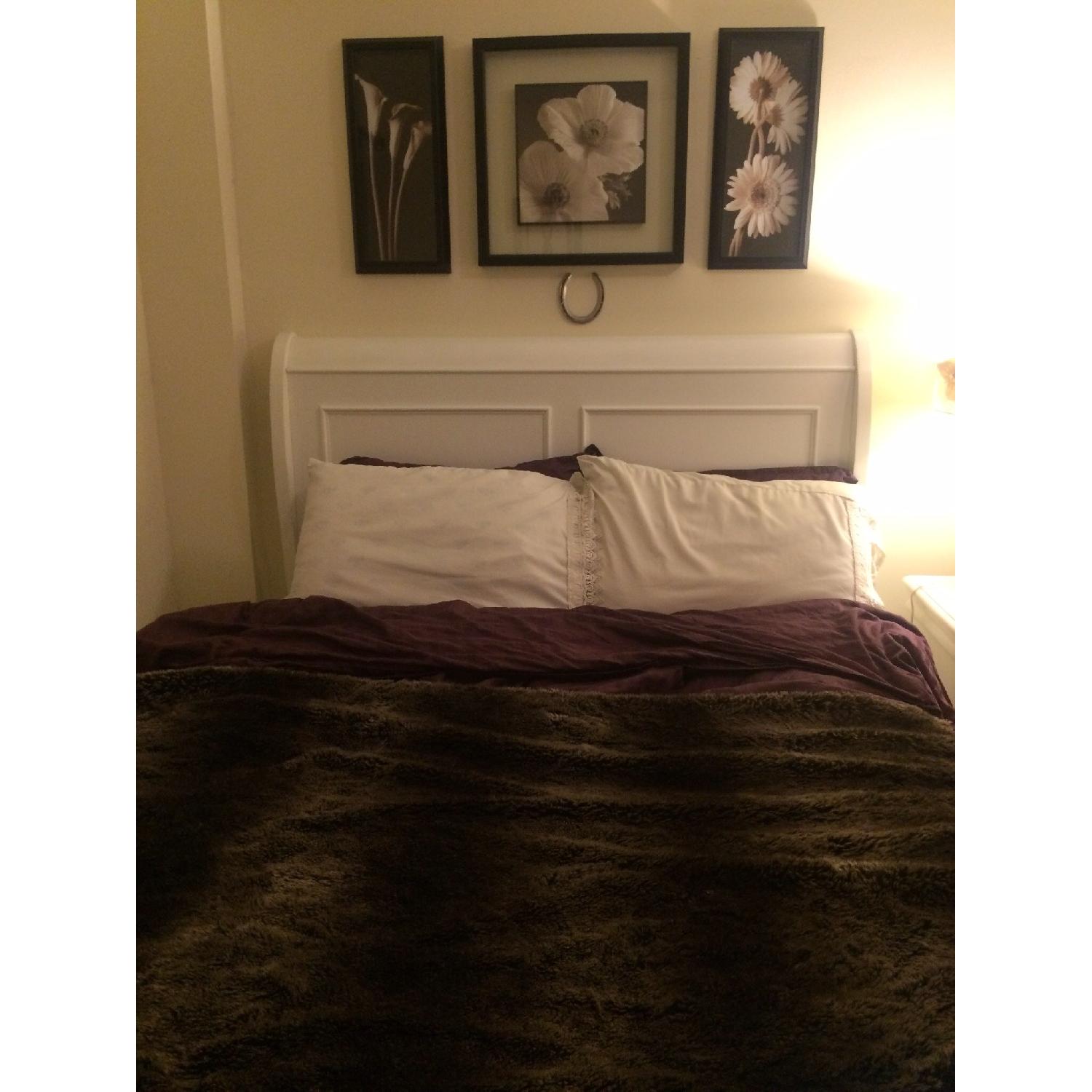 Bob's Furniture Louie Full Bedroom Set - image-9