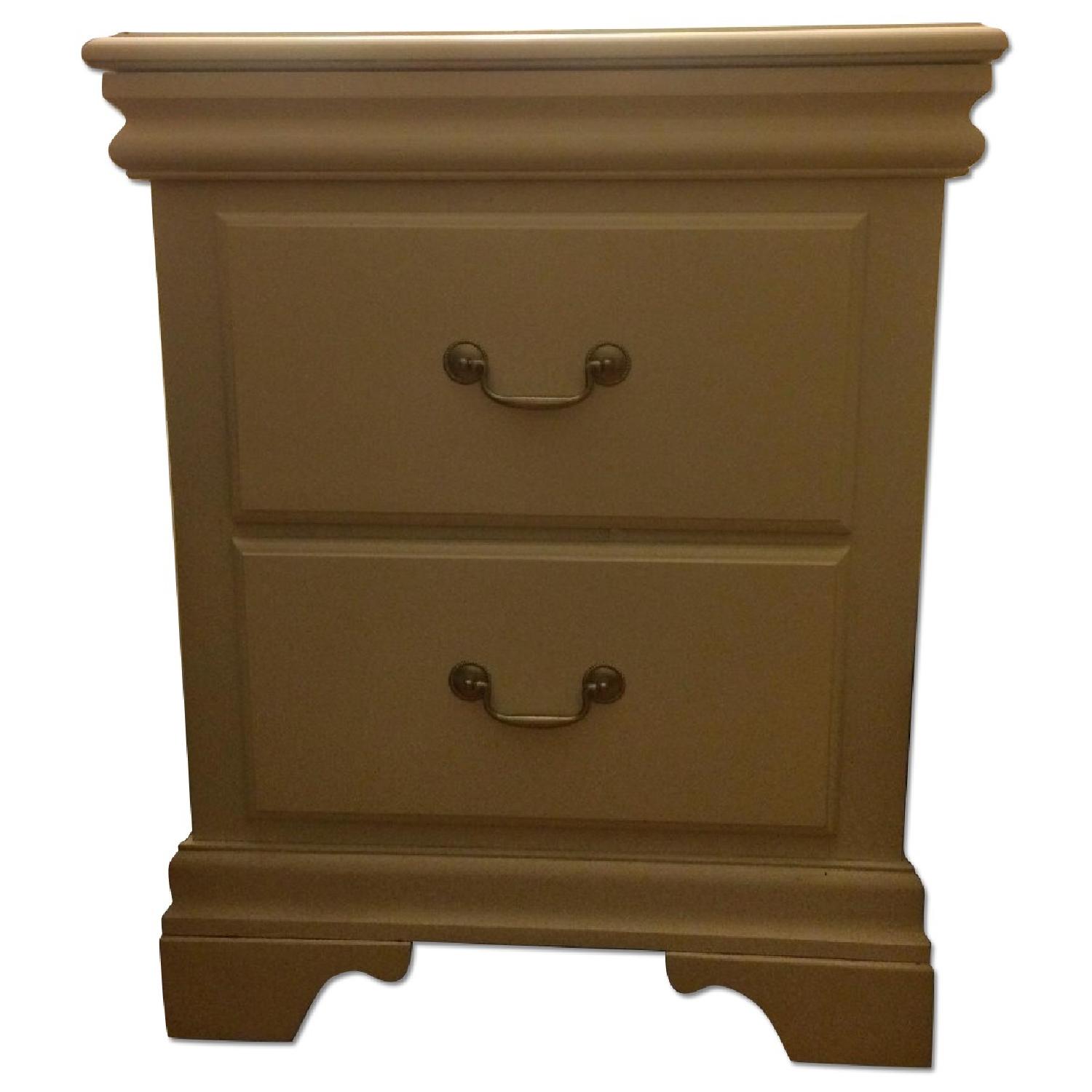 Bob's Furniture Louie Full Bedroom Set - image-10