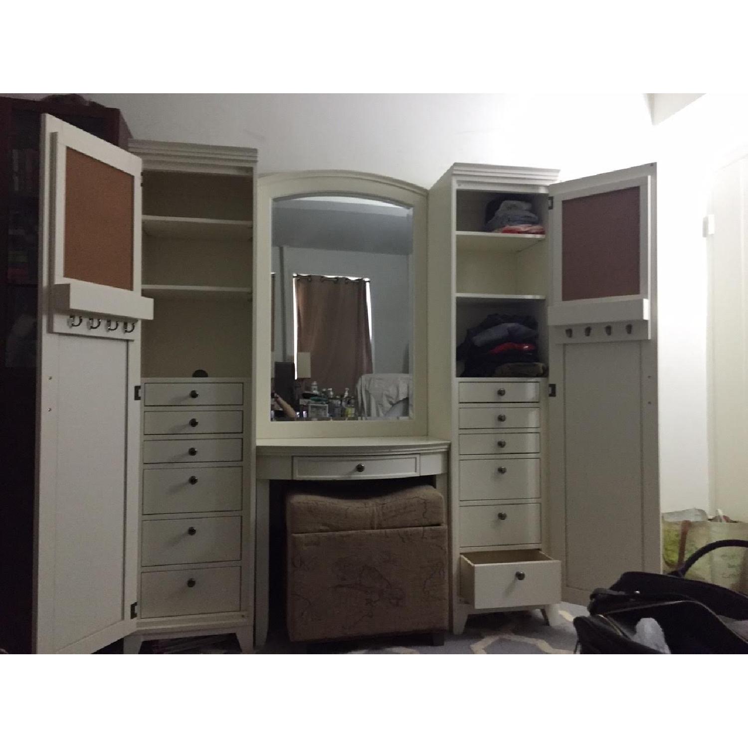 Pottery Barn Hampton 3 Piece Vanity Set - image-4