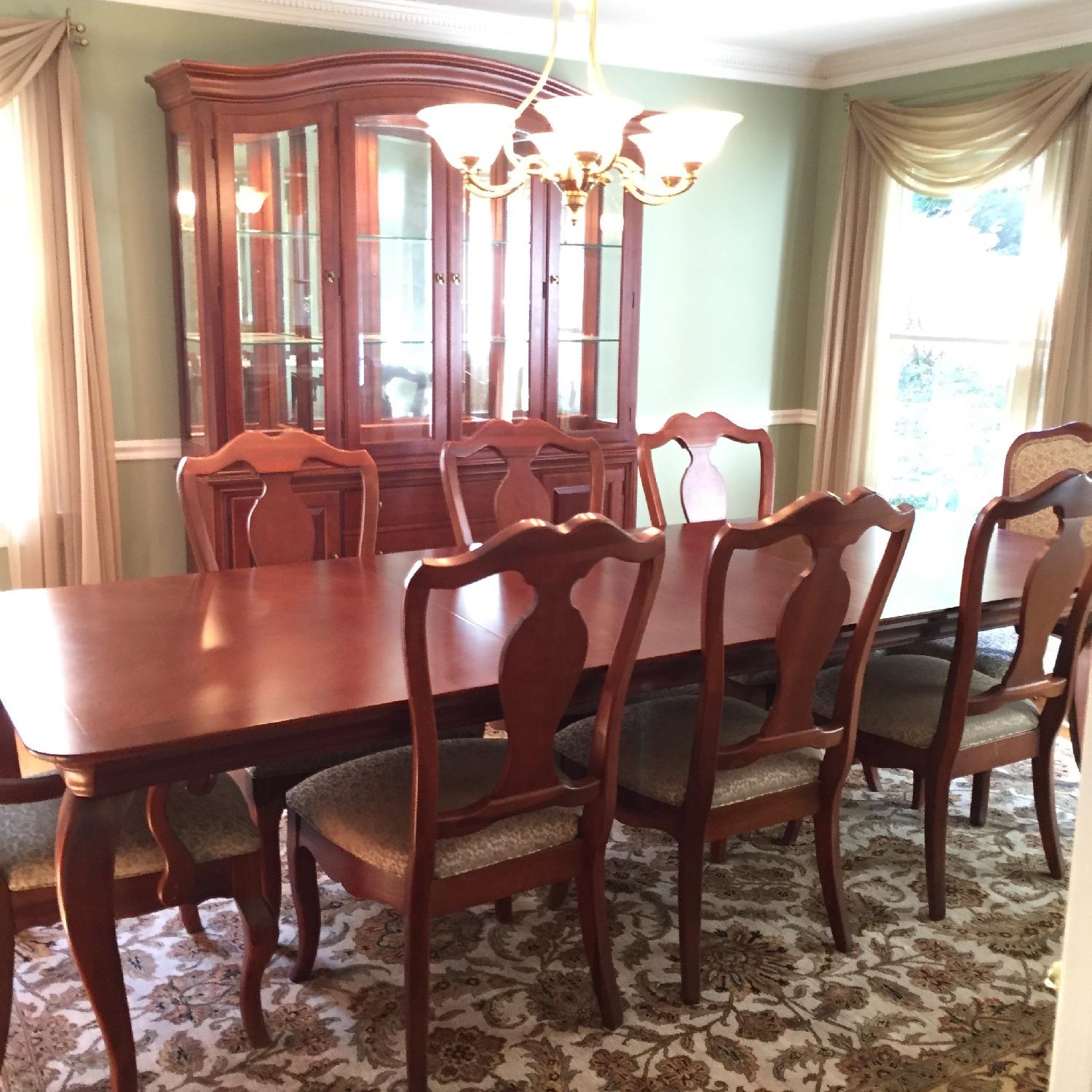 Thomasville Martinique 11pc Dining Room Set AptDeco