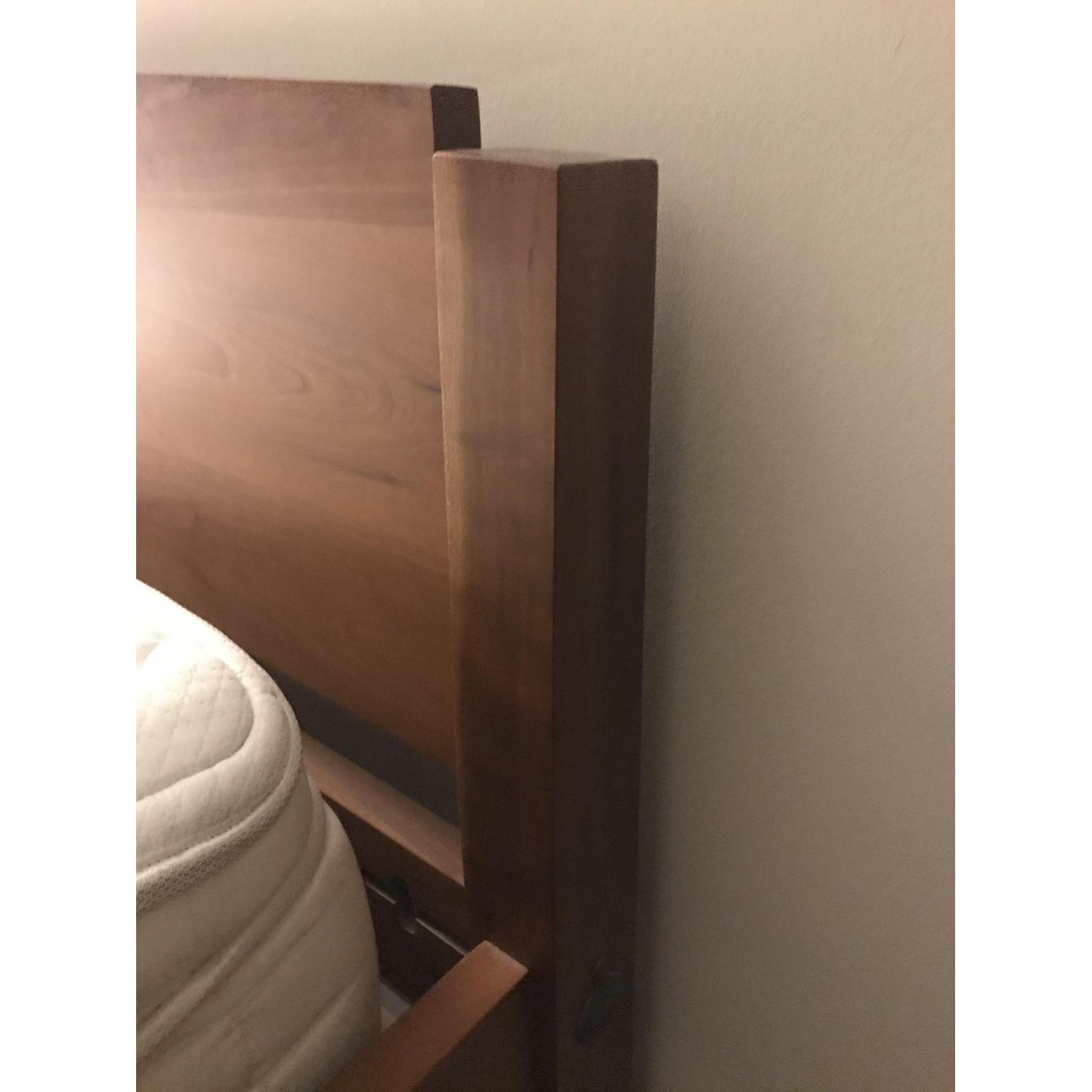 Scott Jordan Willoughby Queen Bed - image-3