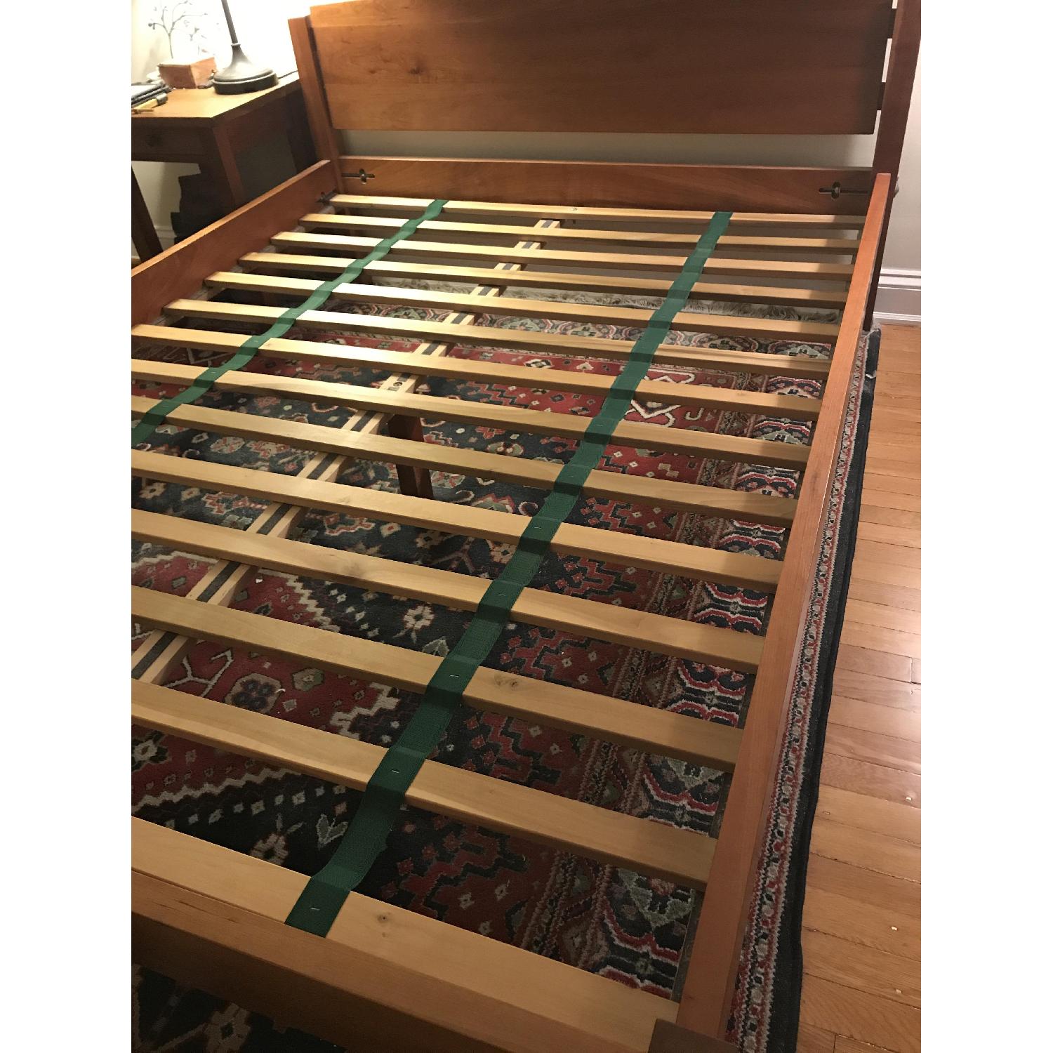 Scott Jordan Willoughby Queen Bed - image-4