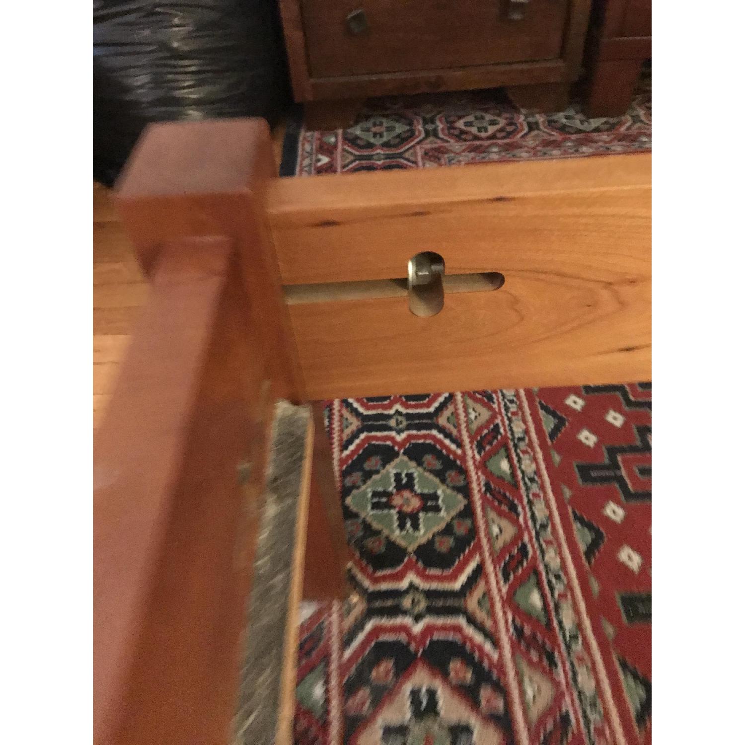 Scott Jordan Willoughby Queen Bed - image-14