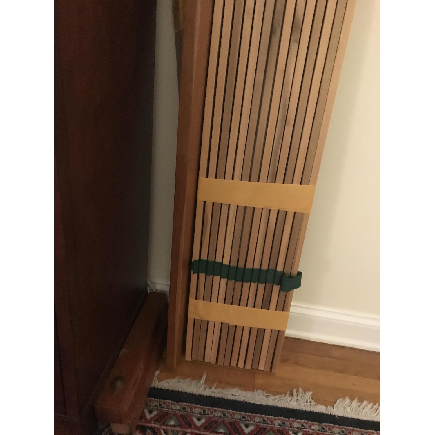 Scott Jordan Willoughby Queen Bed - image-18