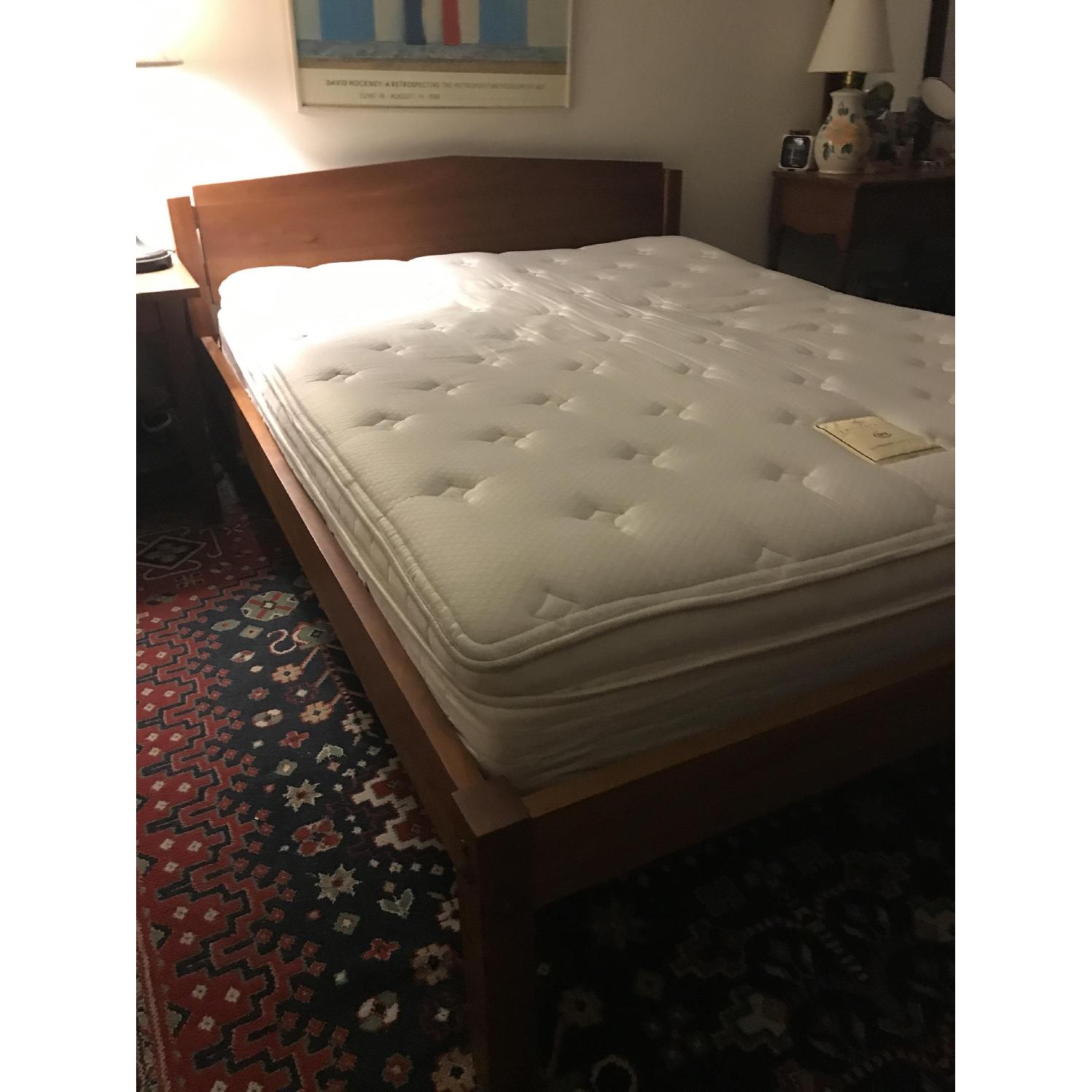 Scott Jordan Willoughby Queen Bed - image-20