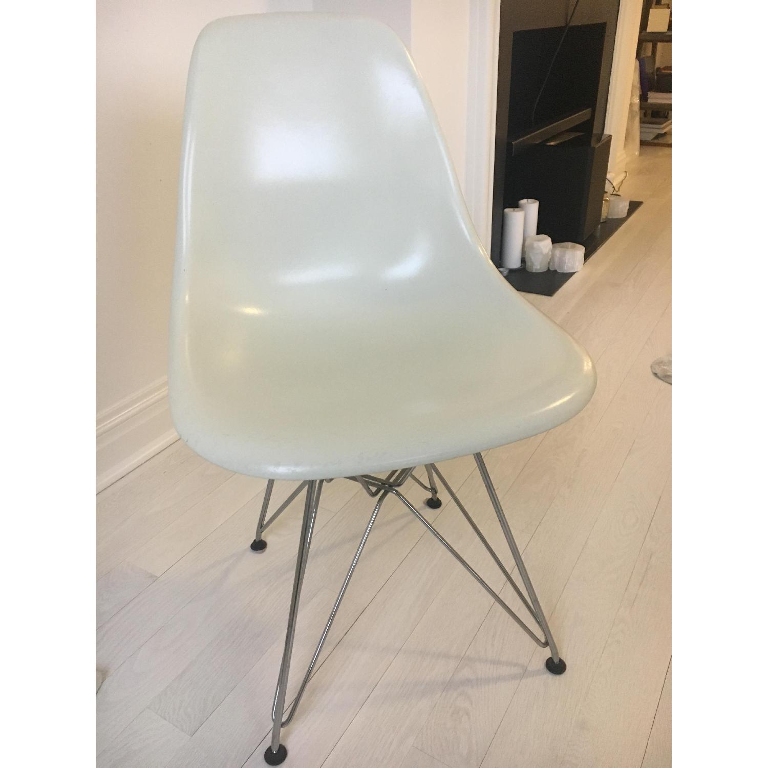 Herman Miller Eames Plastic Molded Side Chair - image-3