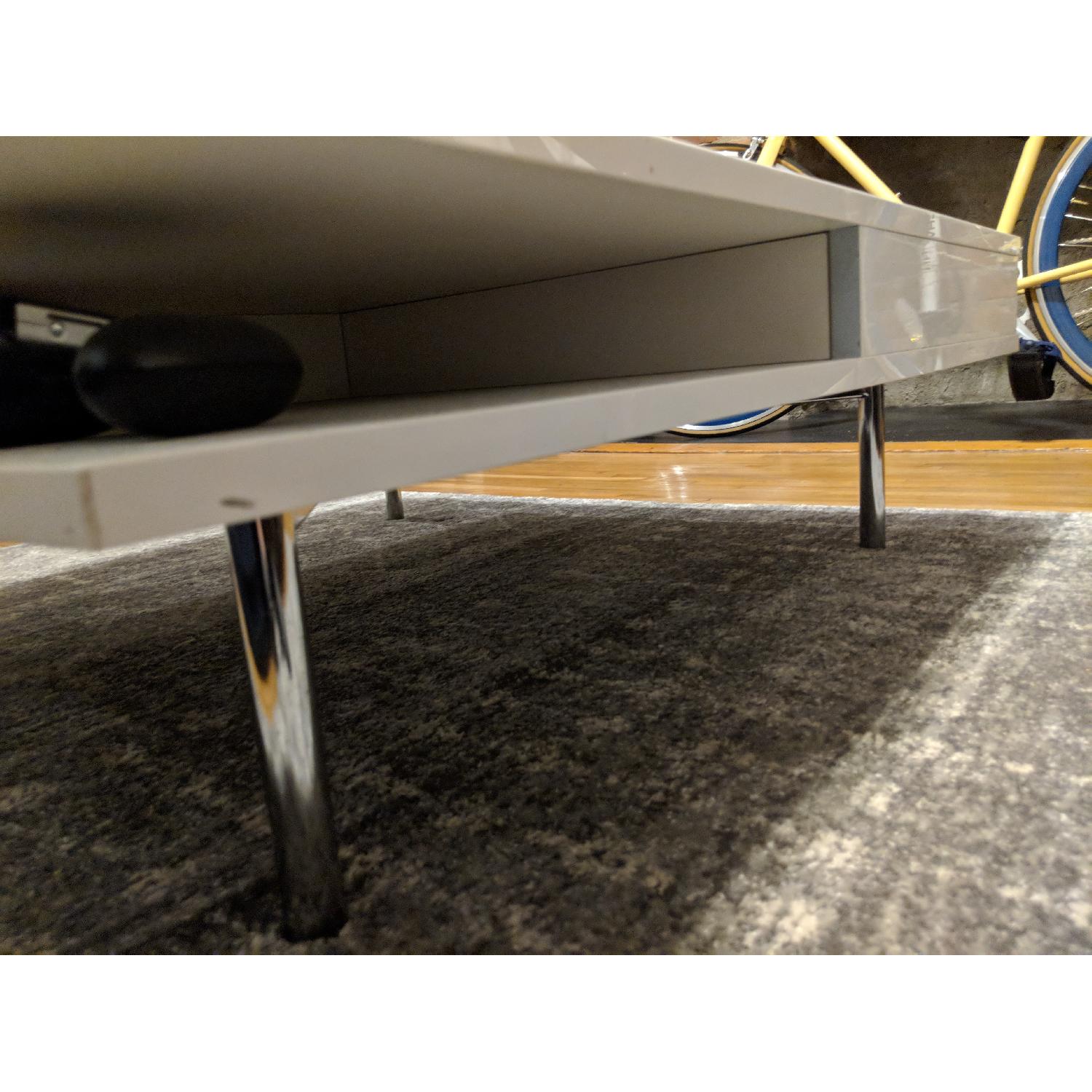 Modern White Square Coffee Table - AptDeco