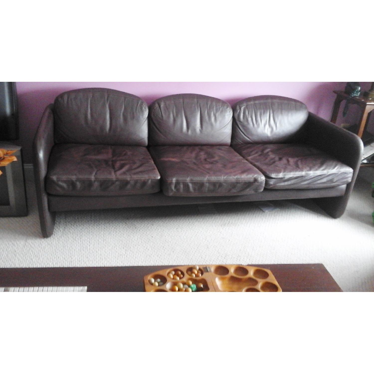 Mueller Furniture 1987 Burgundy Leather Sofa - image-4