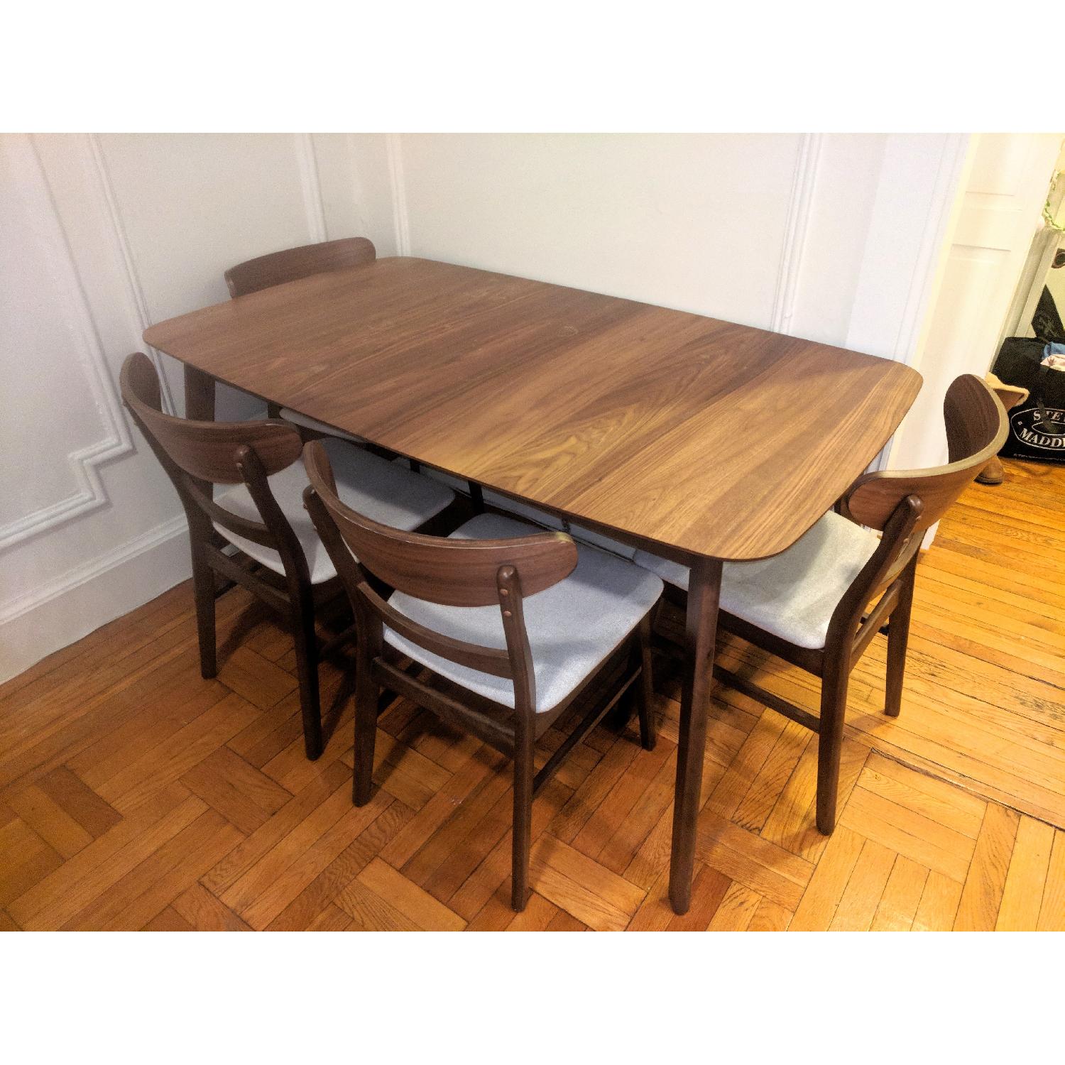 Alwyn Dining Table w/ 4 Idalia Mid-Century Dining Chairs - image-1