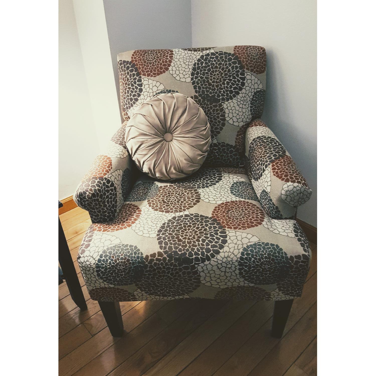 Raymour & Flanigan Accent Chair - image-4