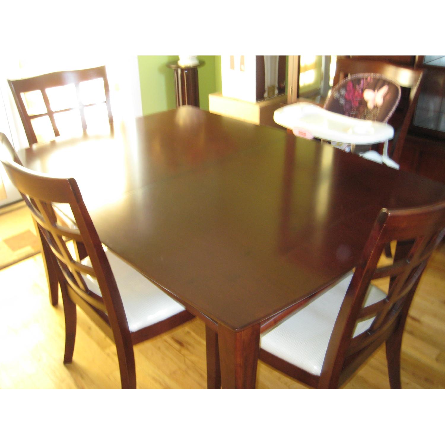 Levitz Furniture 6 Piece Expandable Dining Set - image-1