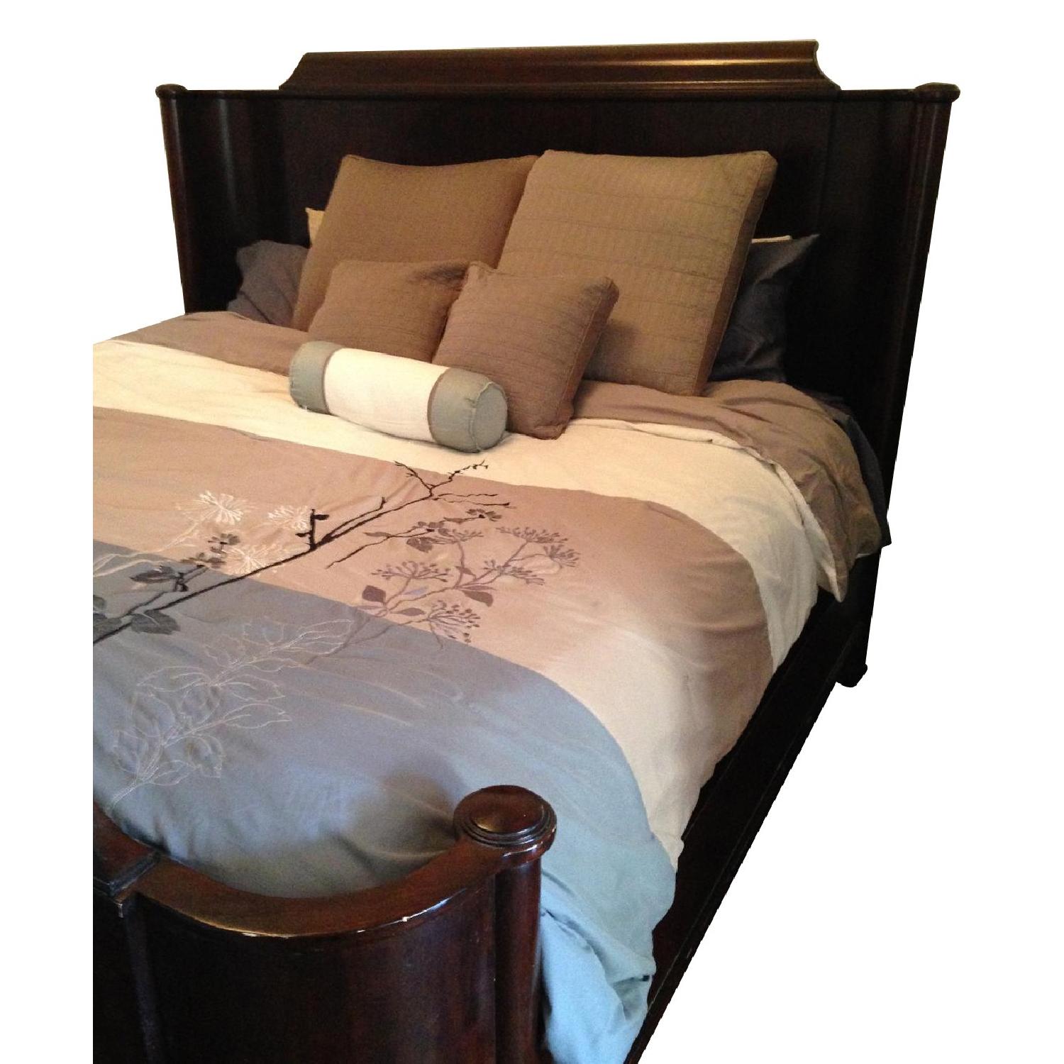 Martha Stewart Bernhardt 5 Piece King Size Bedroom Set - image-0