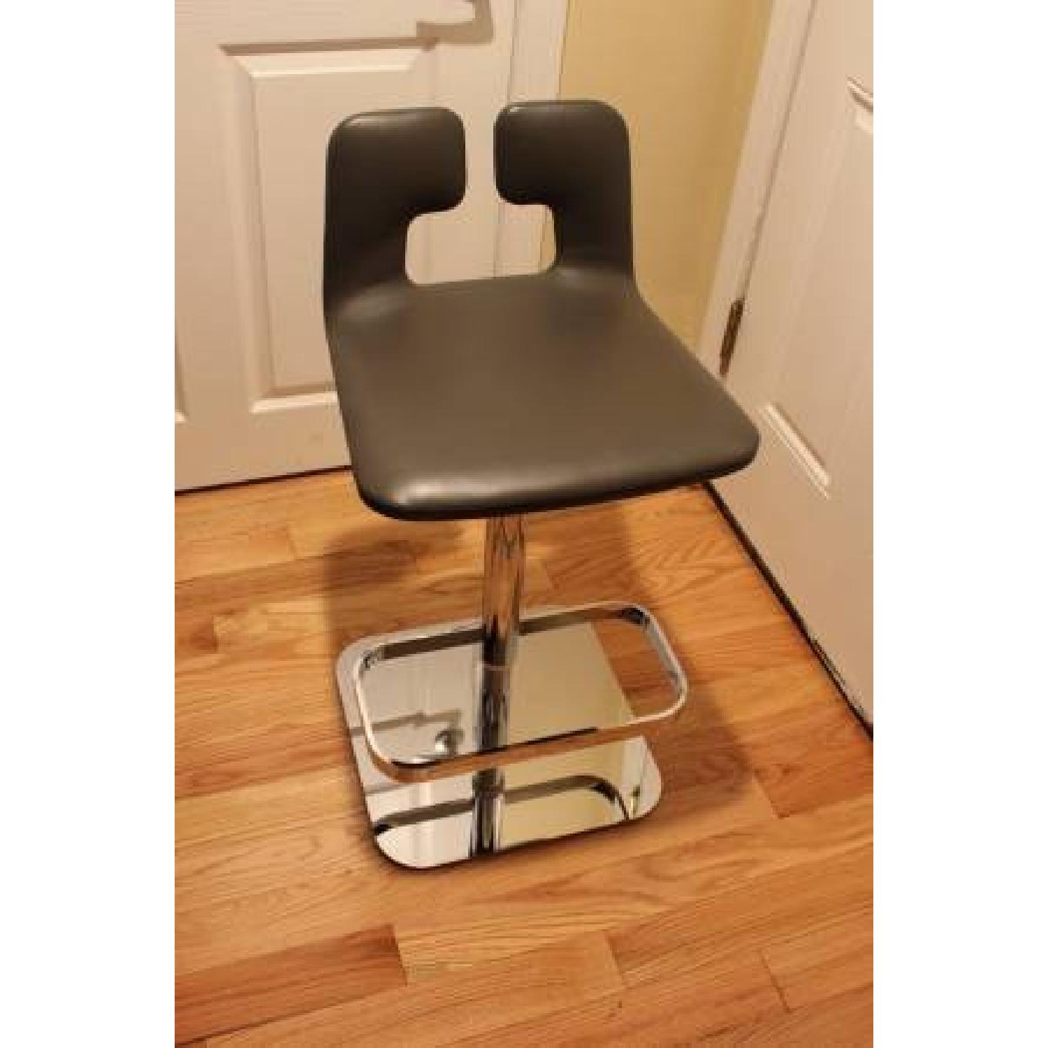 Poltrona Frau Alo Revolving Stools - Pair - image-1