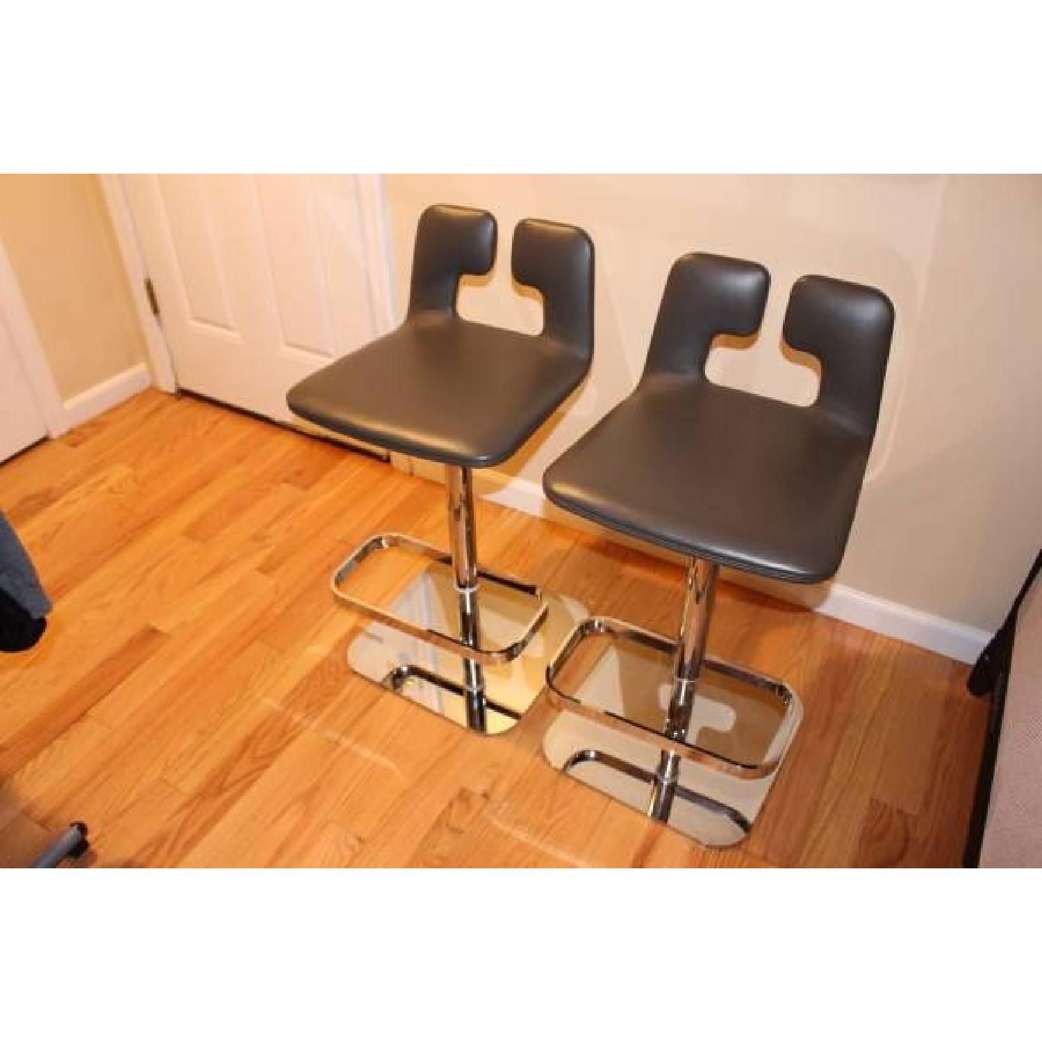 Poltrona Frau Alo Revolving Stools - Pair - image-3
