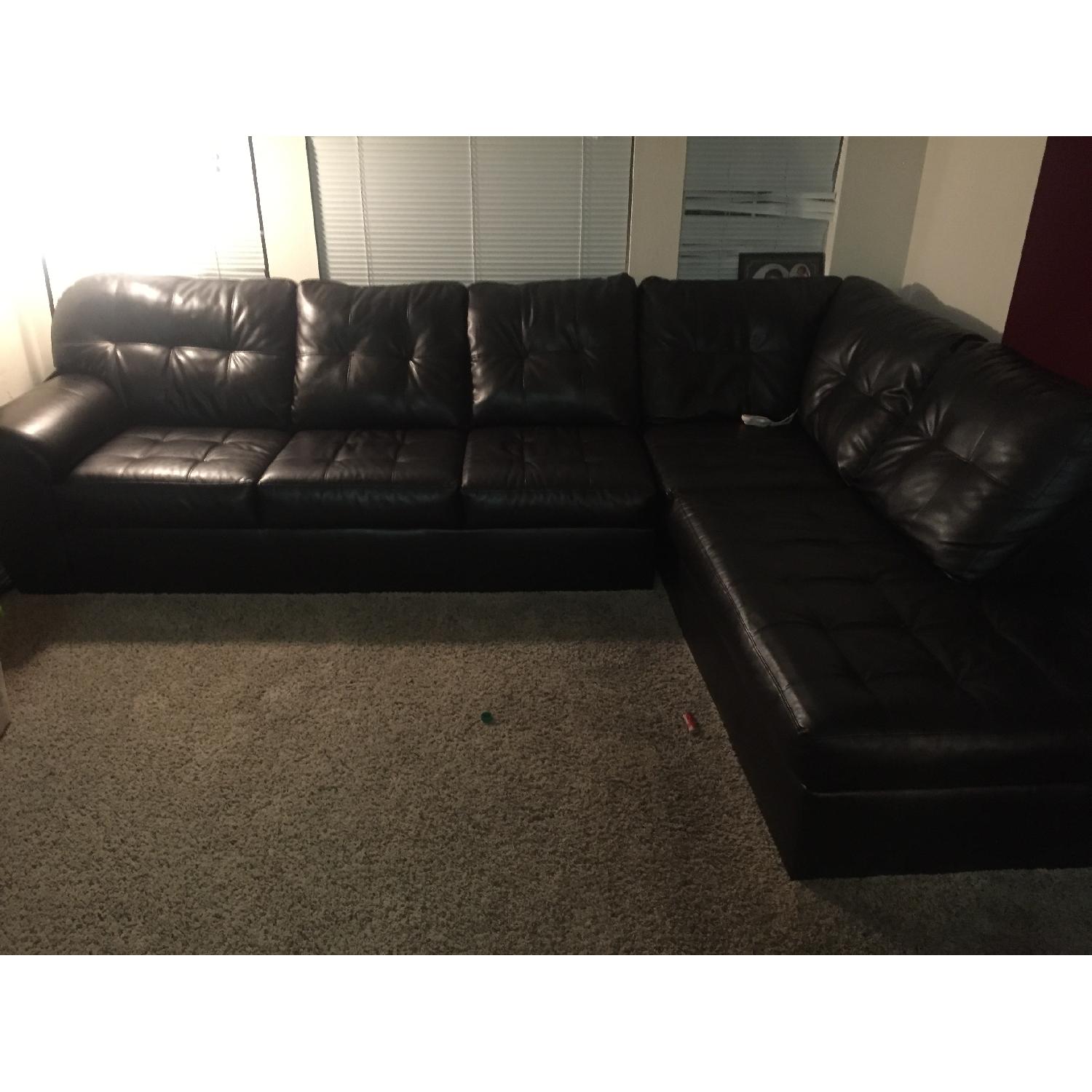 Simmons Manhattan Laf Sectional w/ Left Arm Facing Chaise - image-1